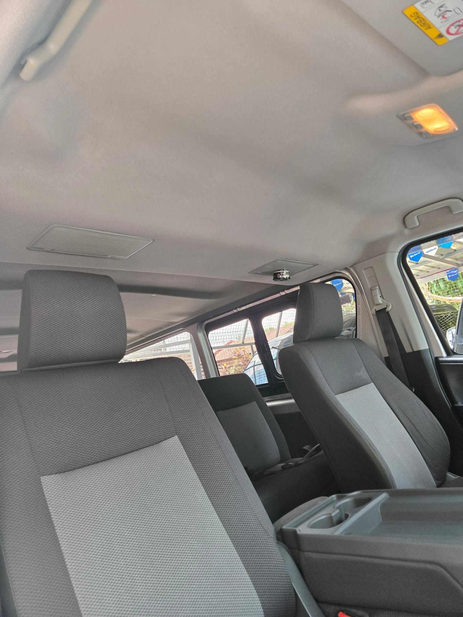 2020 TOYOTA HIACE COMMUTER DELUXE MT DIESEL  (NFX9070) - Image 7