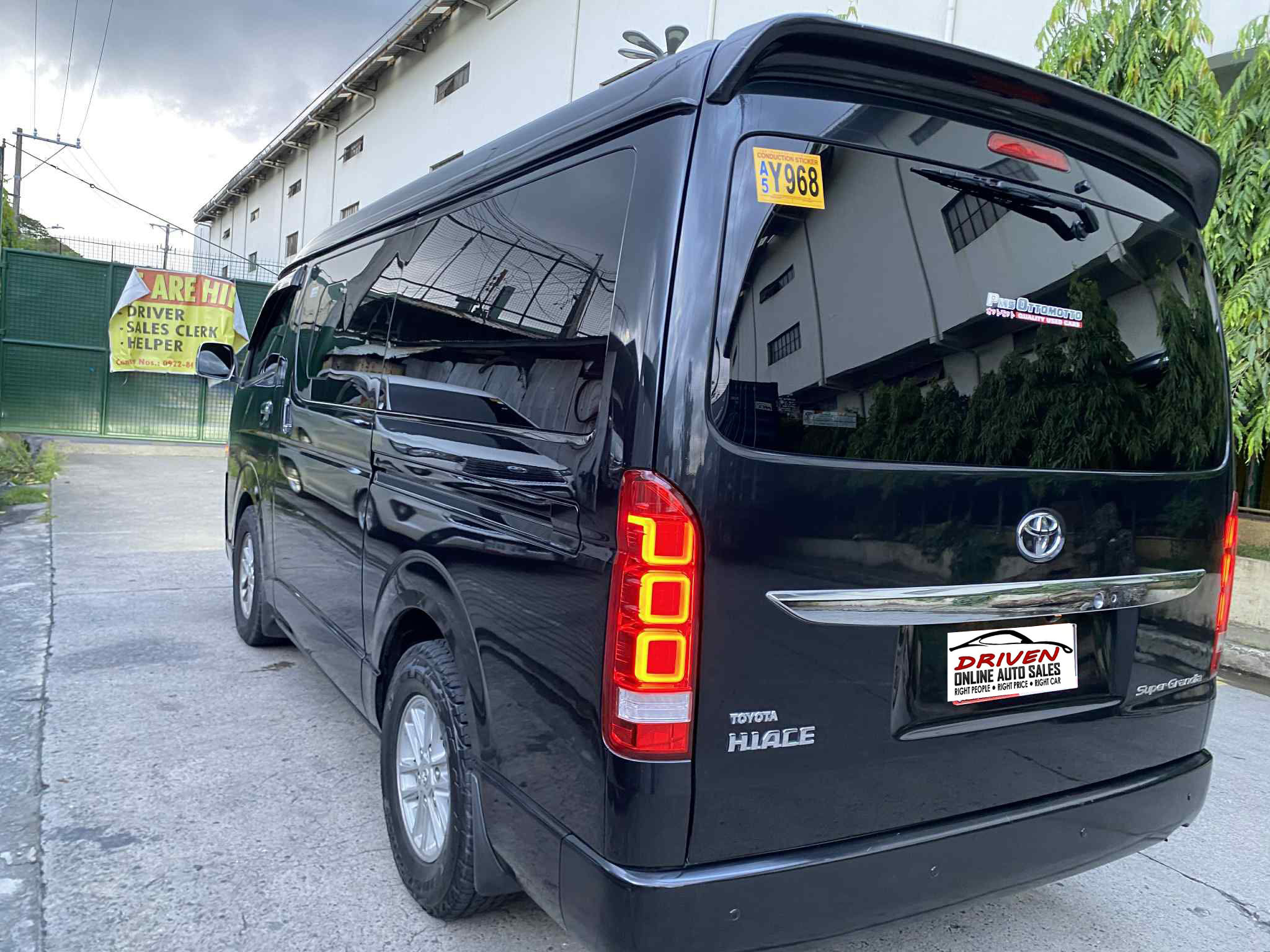 2018 TOYOTA HIACE SUPER GRANDIA 2.8L AT DIESEL (NAW8475) - Image 2