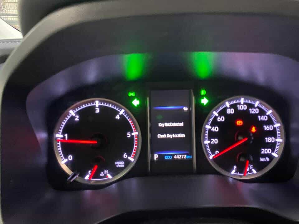 2020 TOYOTA HIACE SUPER GRANDIA 2.8L AT DIESEL (NES2167) - Image 8