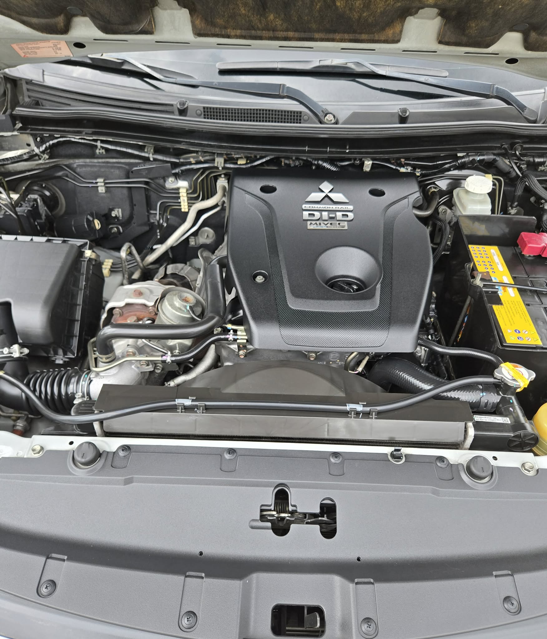 2017 MITSUBISHI MONTERO SPORT GLS AT DIESEL (NCL7278) - Image 2