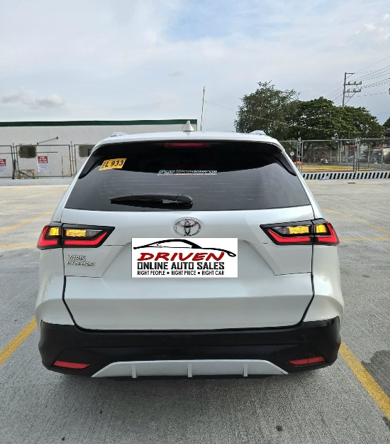 2023 TOYOTA YARIS CROSS V 1.5L CVT AT GAS (NIT6077) - Image 3
