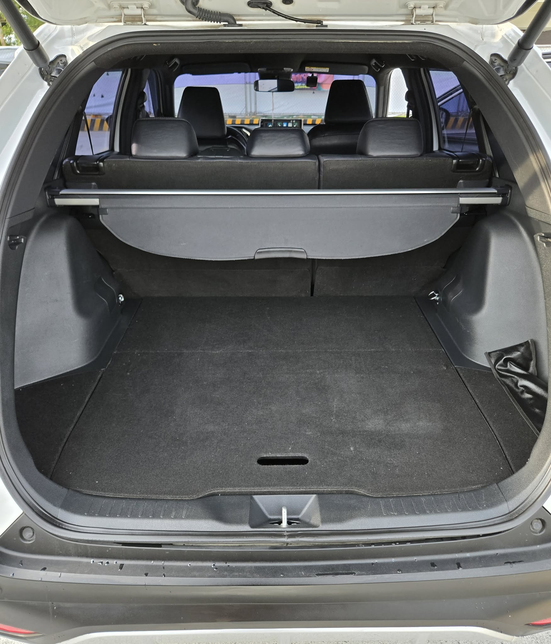 2023 TOYOTA YARIS CROSS V 1.5L CVT AT GAS (NIT6077) - Image 4