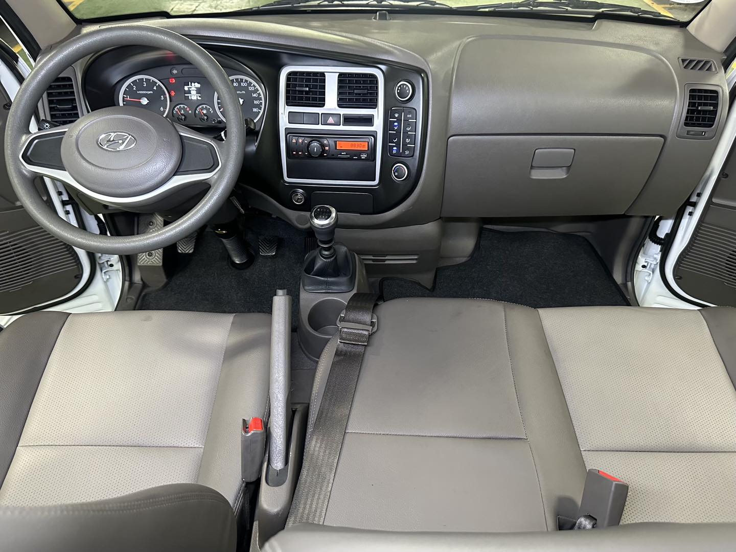 2025 HYUNDAI H100 2.5 CRDI DUAL AC MT DIESEL - Image 7
