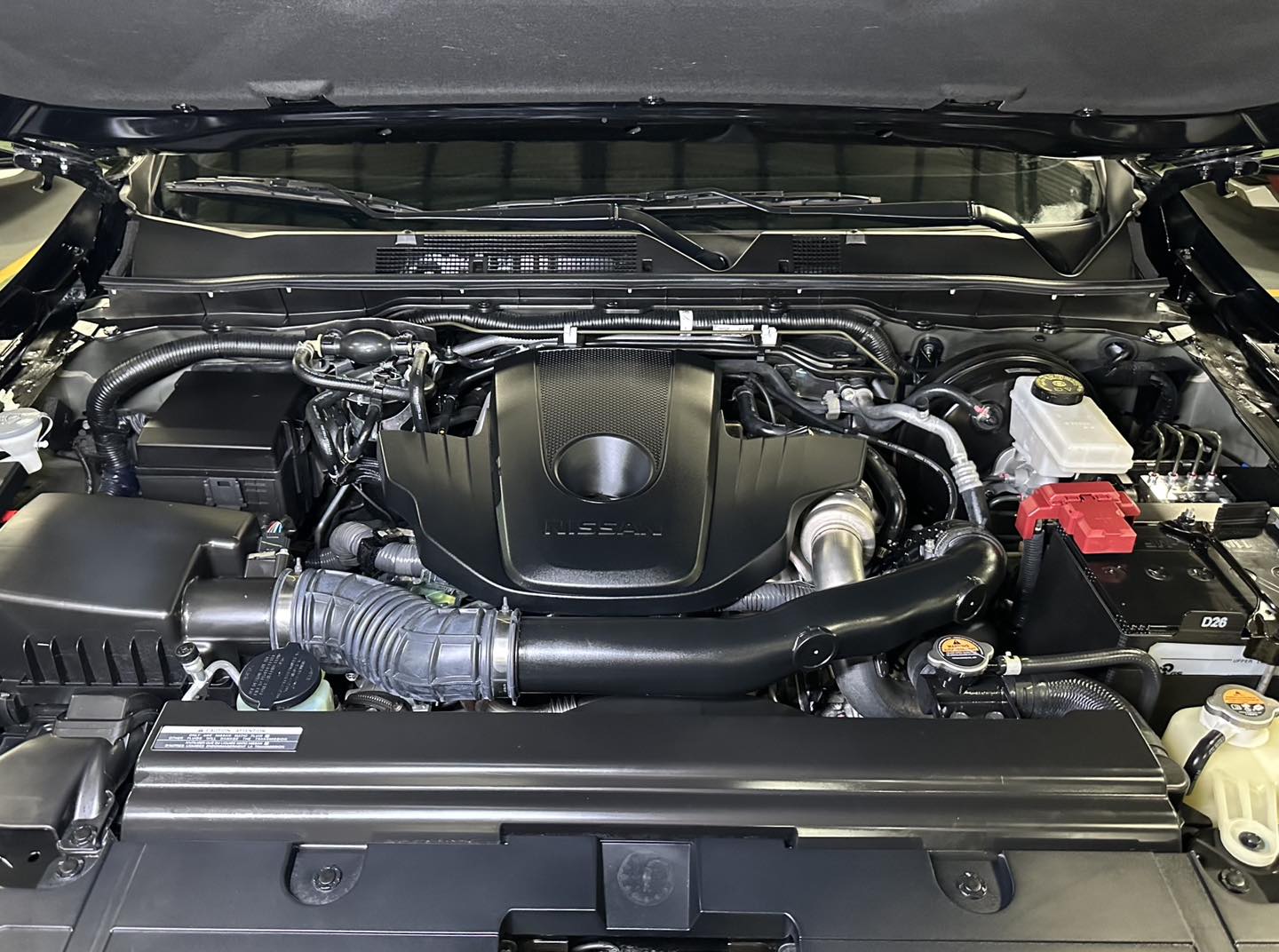 2025 NISSAN NAVARA PRO 4X 4X4 AT DIESEL - Image 6