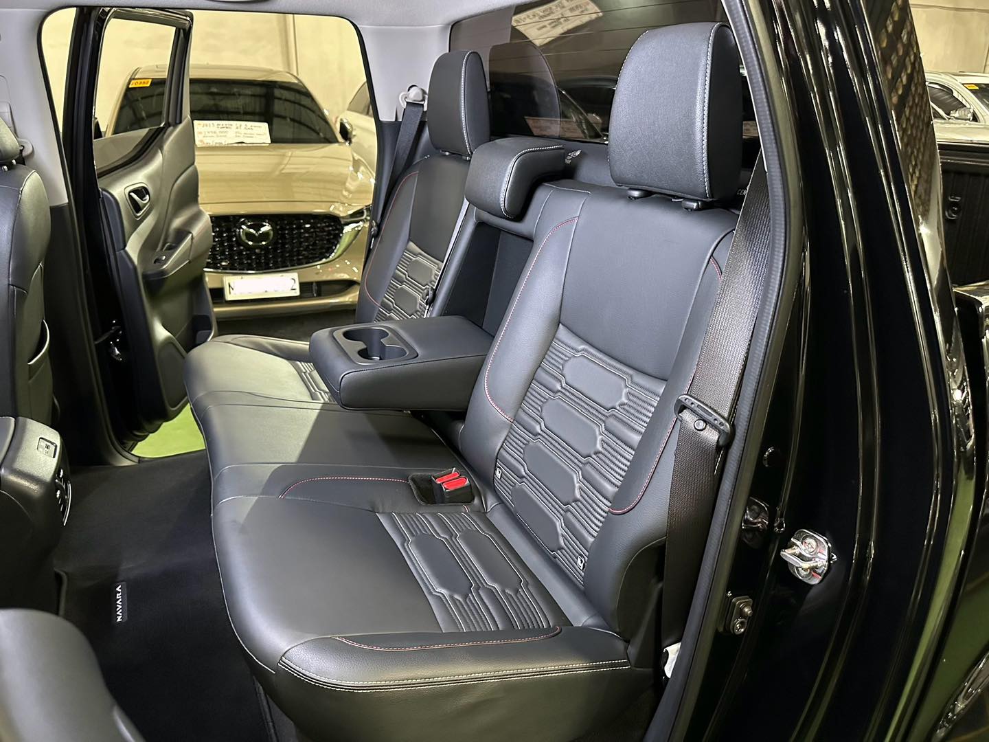 2025 NISSAN NAVARA PRO 4X 4X4 AT DIESEL - Image 8