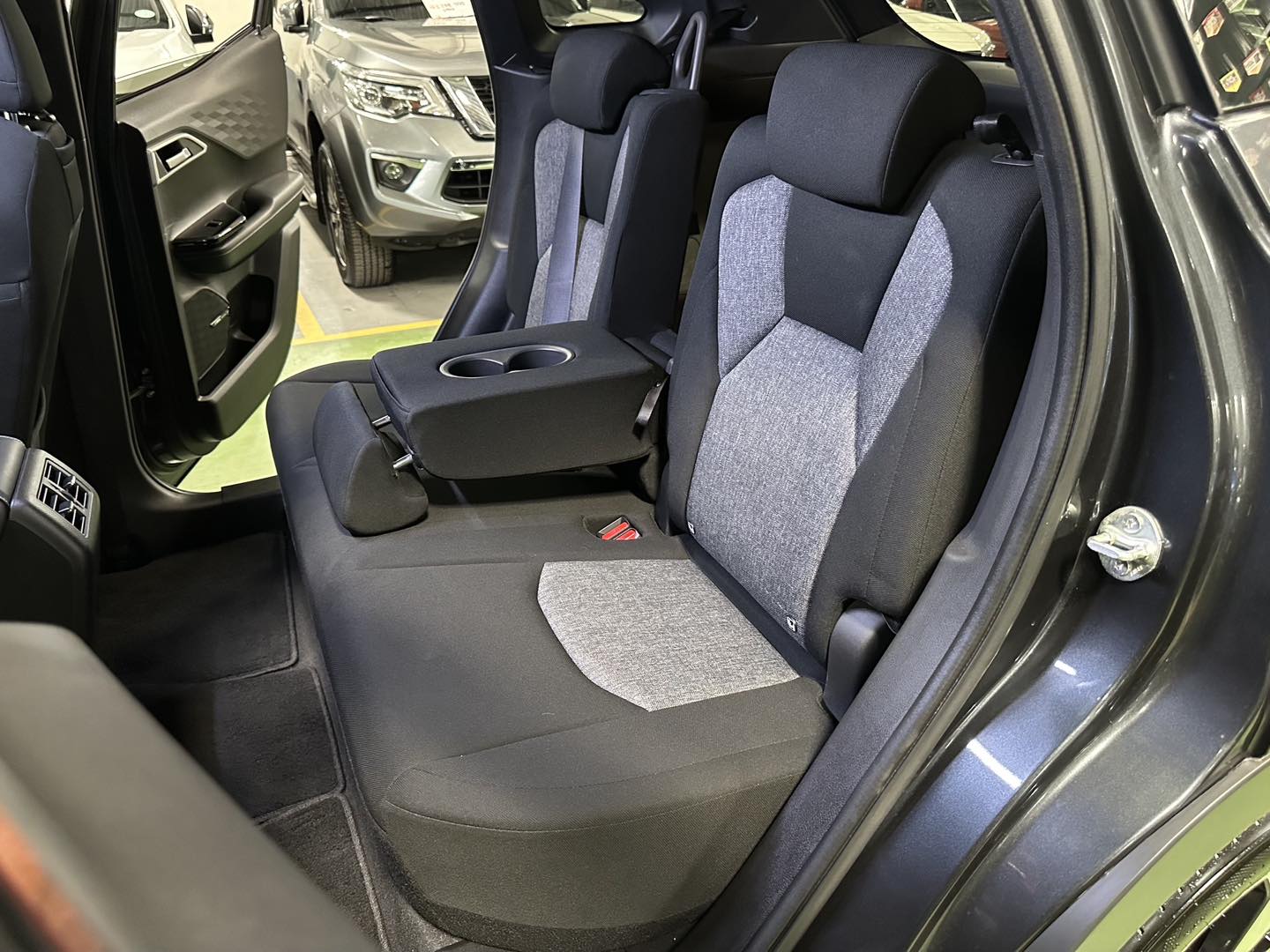 2025 MITSUBISHI XFORCE GLS 1.5G 2WD AT GAS - Image 2
