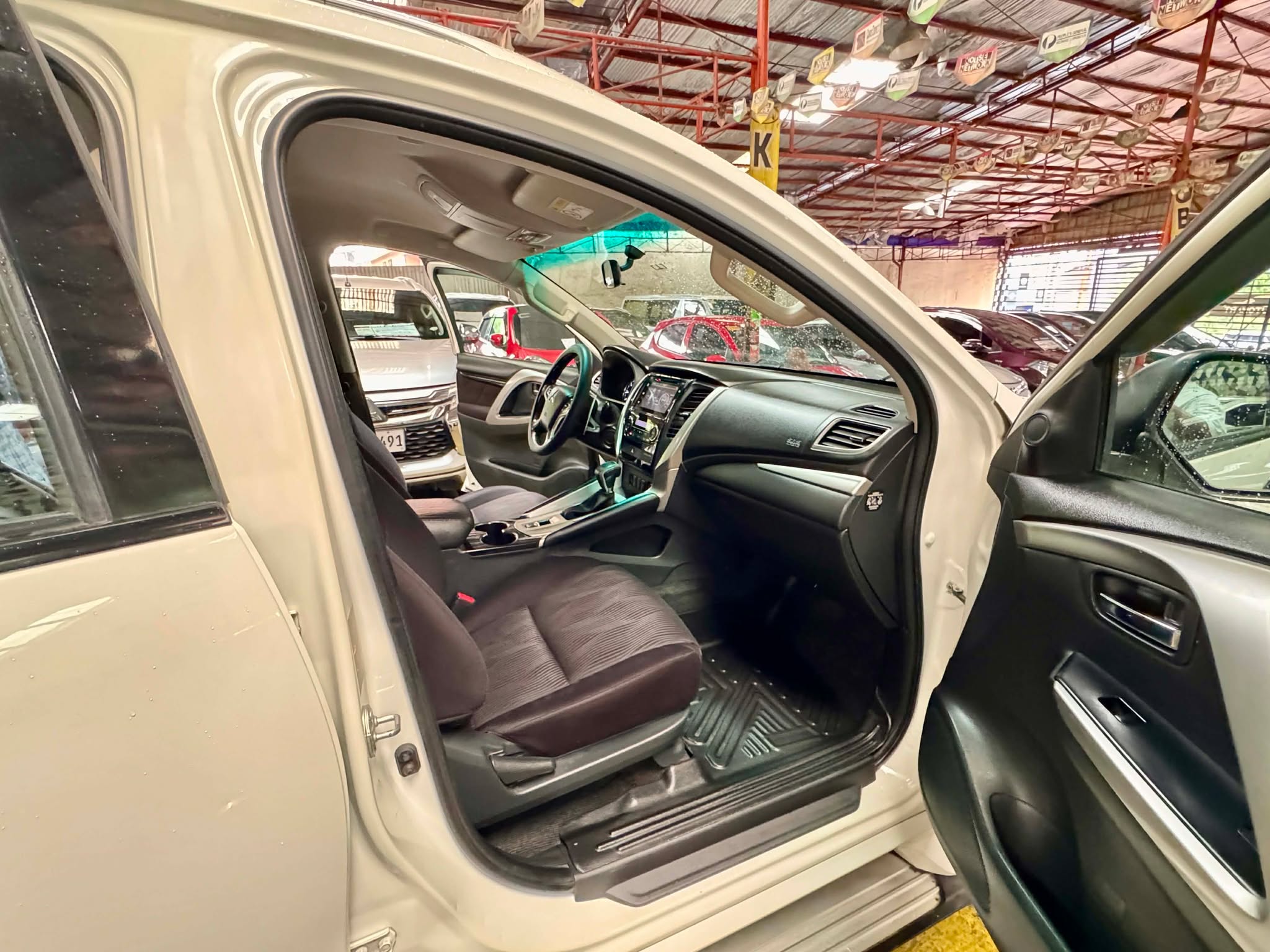 2018 MITSUBISHI MONTERO GLS AT DIESEL - Image 4