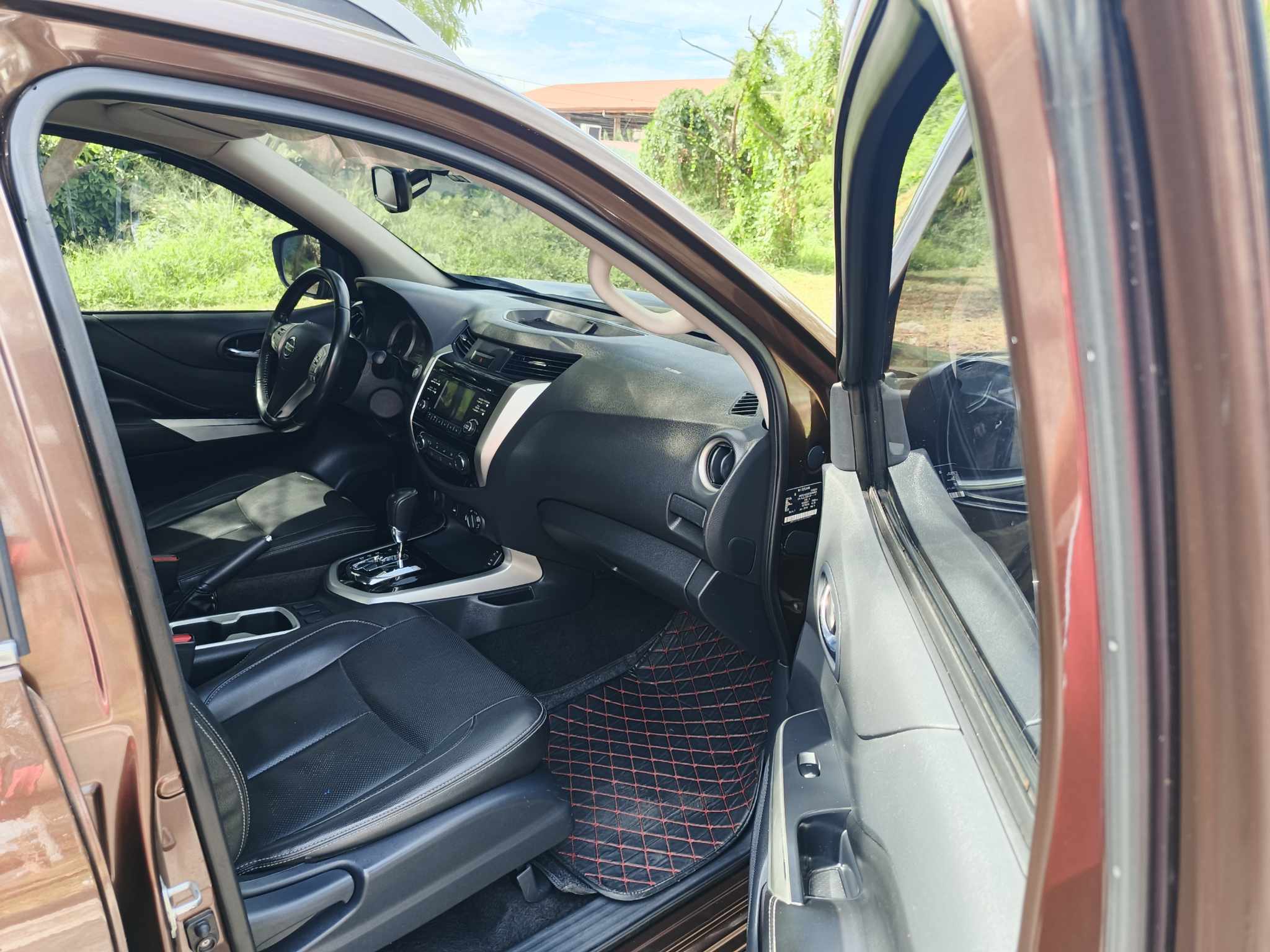 2019 NISSAN NAVARA VL 4X4 AT DIESEL - Image 2