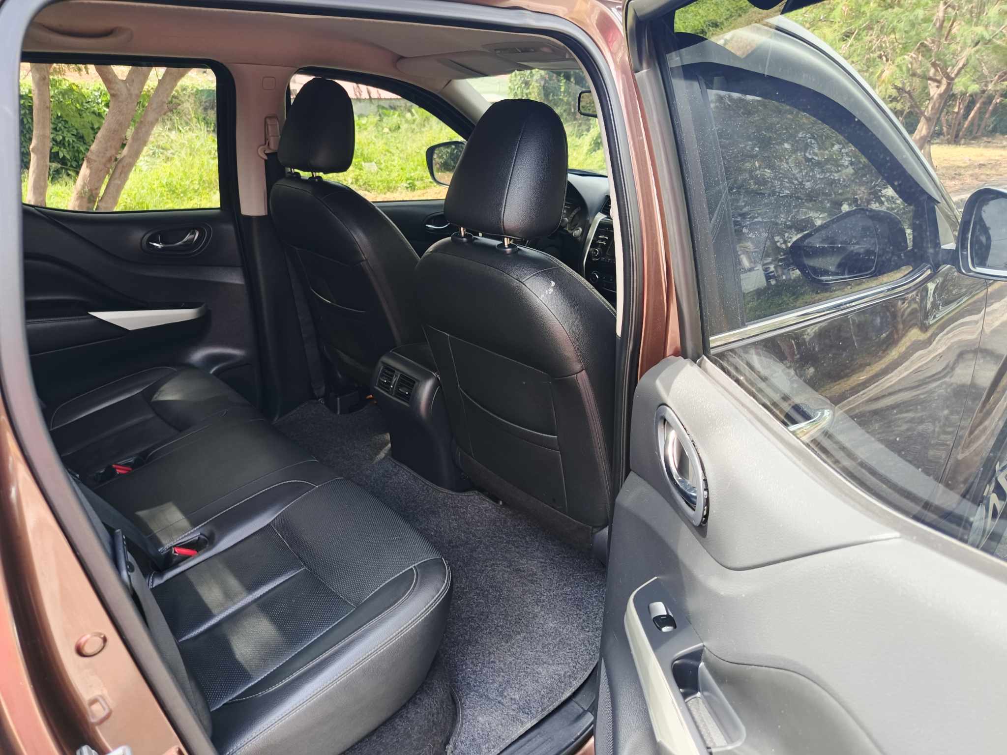 2019 NISSAN NAVARA VL 4X4 AT DIESEL - Image 5