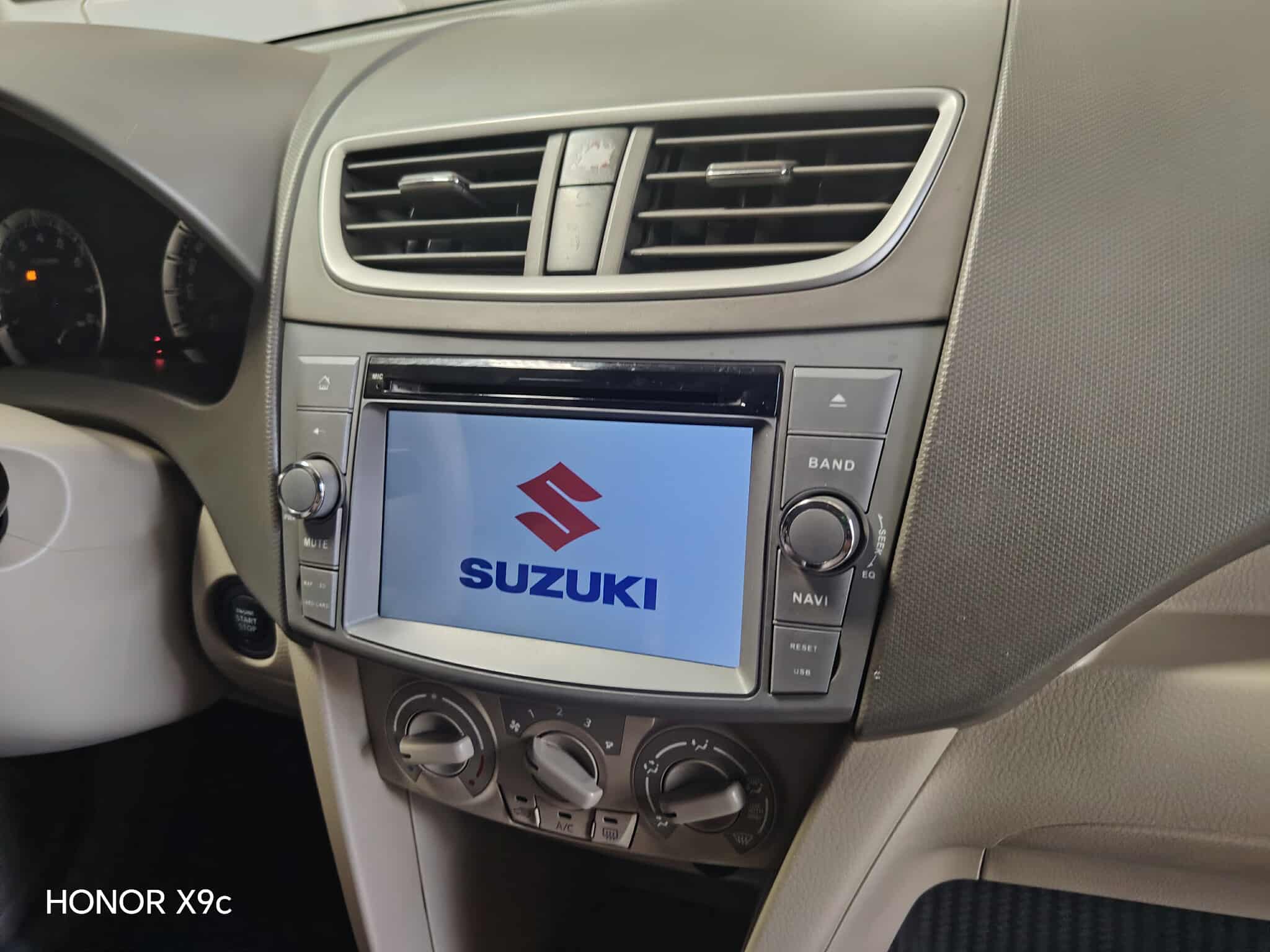 2018 SUZUKI ERTIGA  GLX AT GAS - Image 5