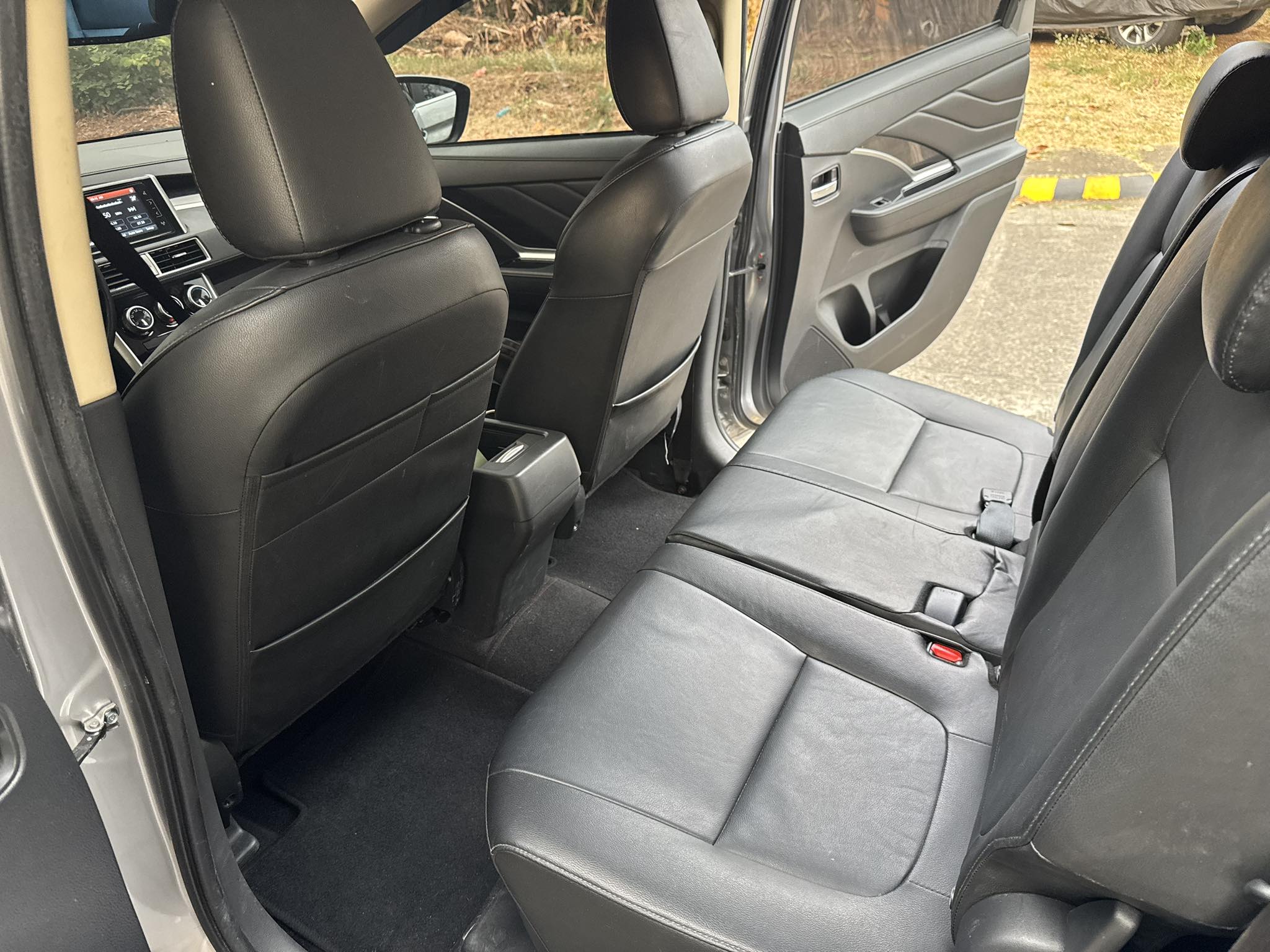 2025 NISSAN LIVINA VL AT GAS (NJA1384) - Image 2