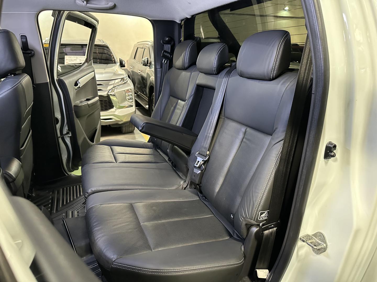 2021 ISUZU D-MAX 3.0 4X2 AT DIESEL - Image 5