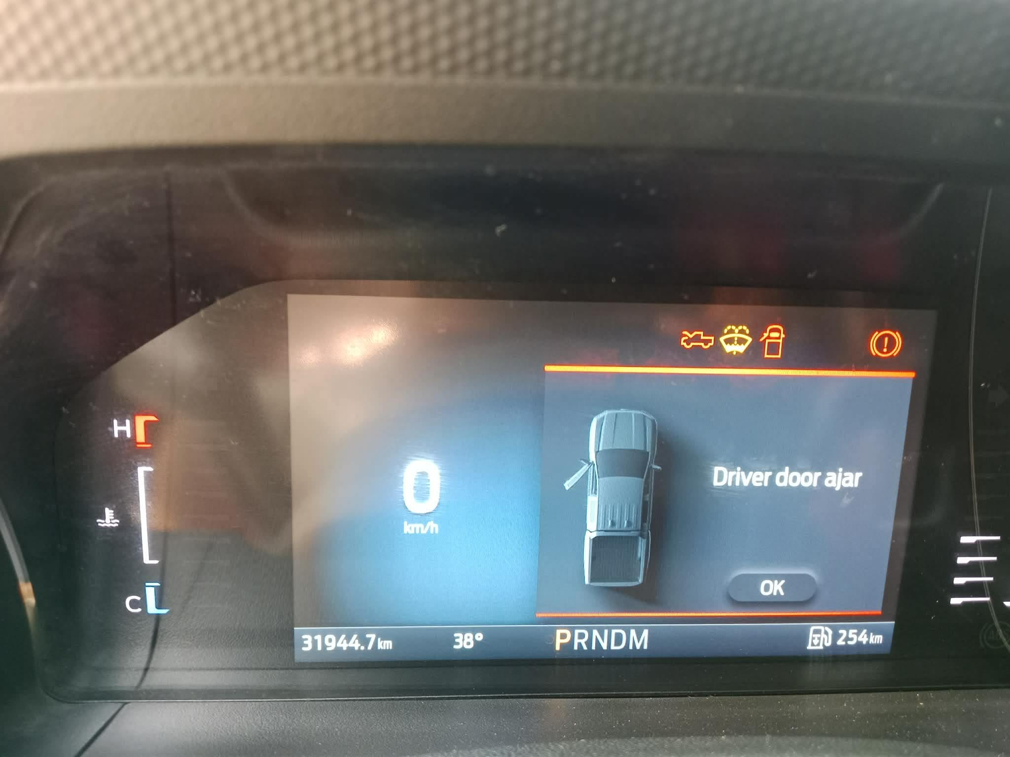 2023 FORD RANGER XLS AT DIESEL - Image 9