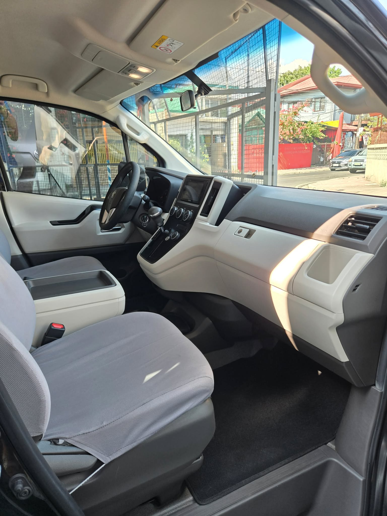 2019 TOYOTA HIACE GL GRANDIA AT DIESEL (NEA1152) - Image 6