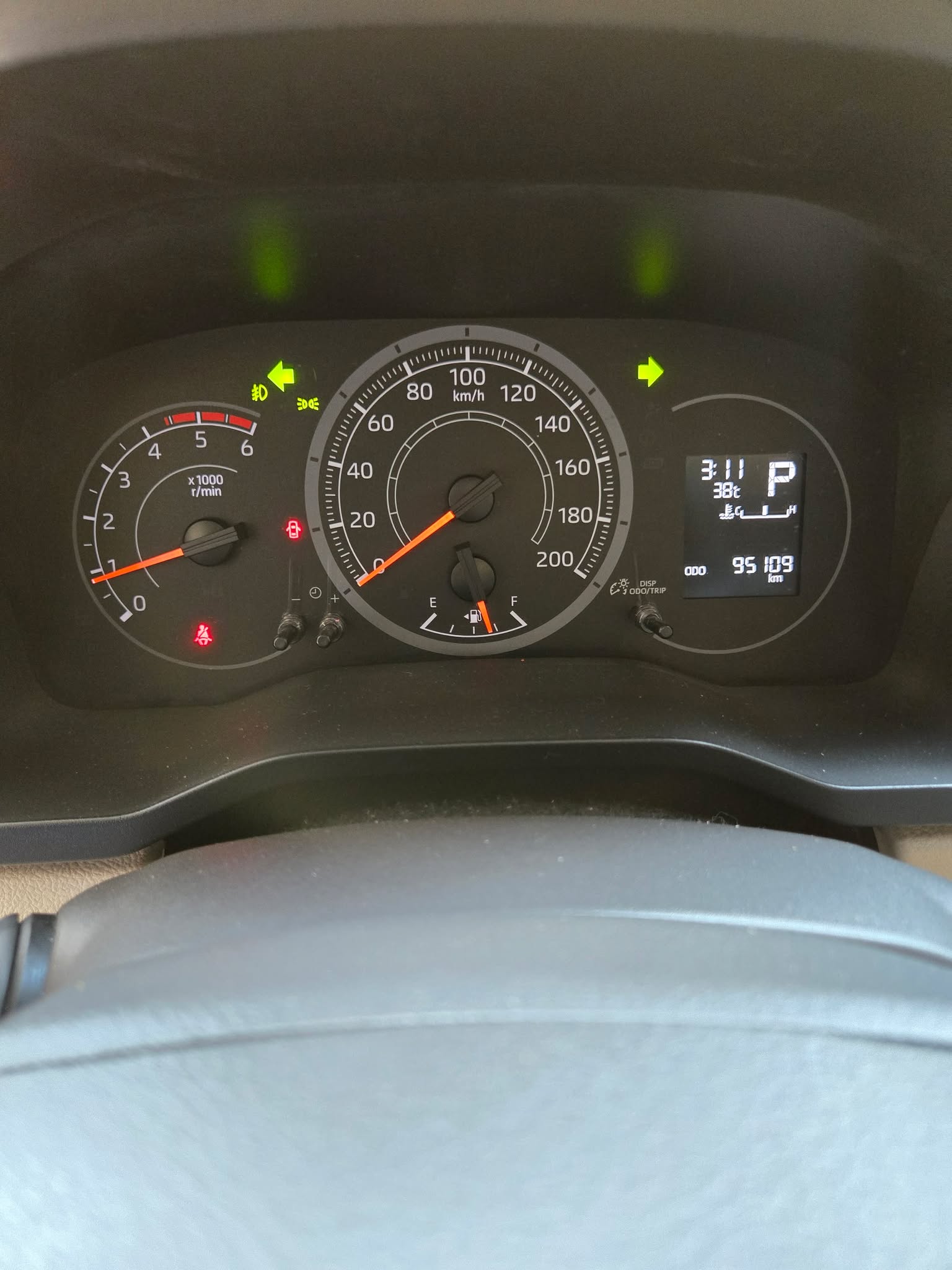 2019 TOYOTA HIACE GL GRANDIA AT DIESEL (NEA1152) - Image 9