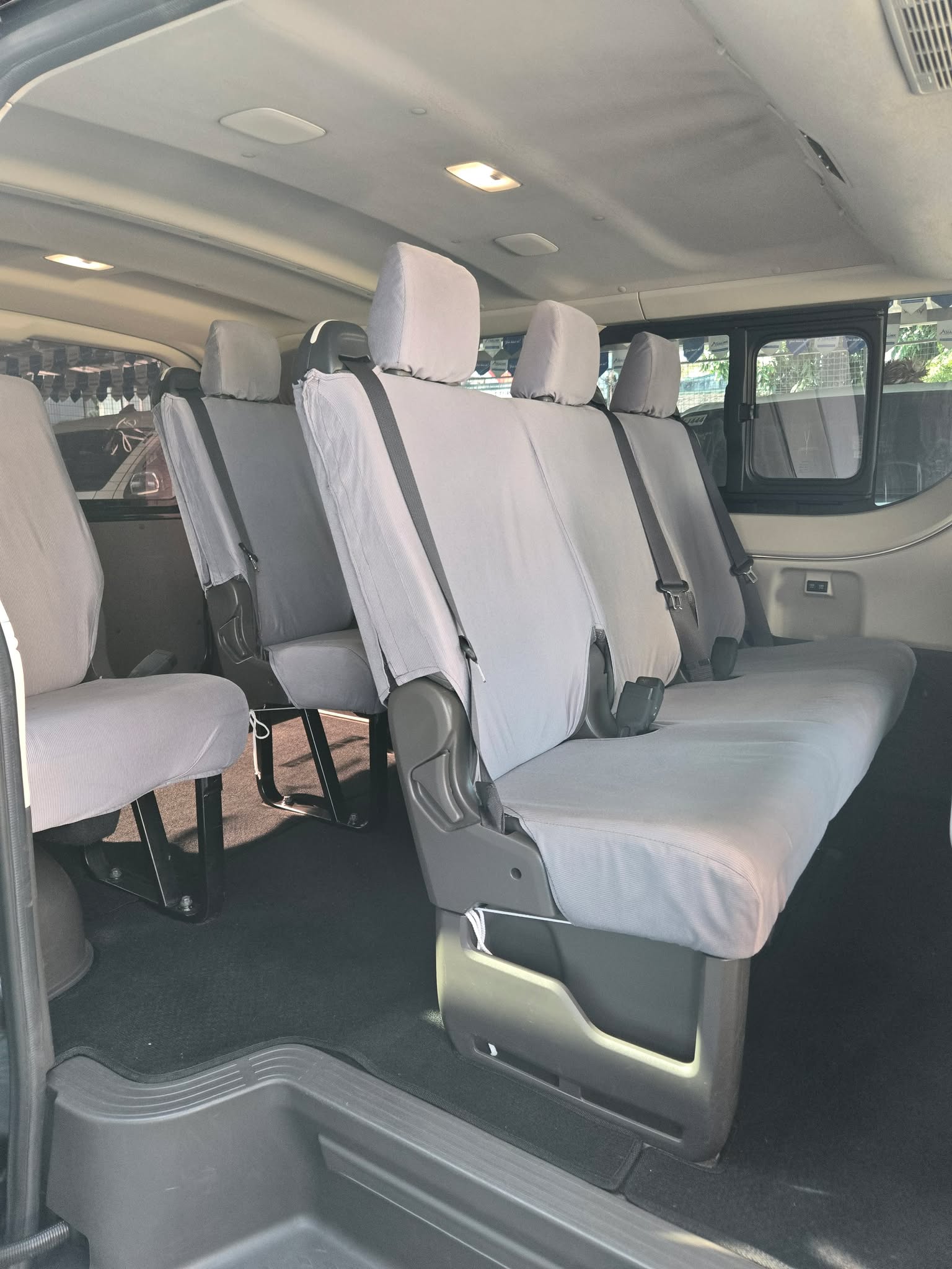 2019 TOYOTA HIACE GL GRANDIA AT DIESEL (NEA1152) - Image 10
