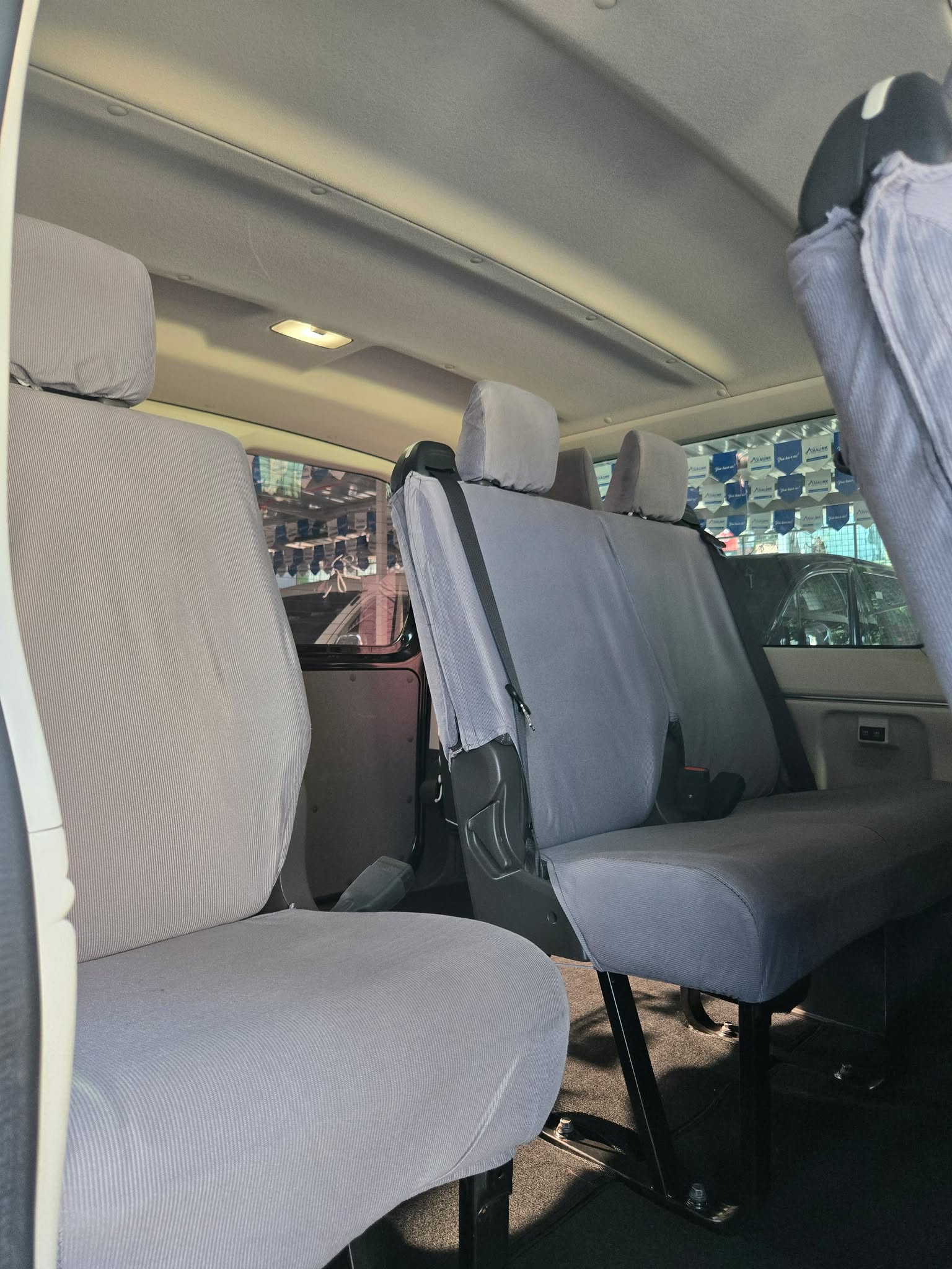 2019 TOYOTA HIACE GL GRANDIA AT DIESEL (NEA1152) - Image 11