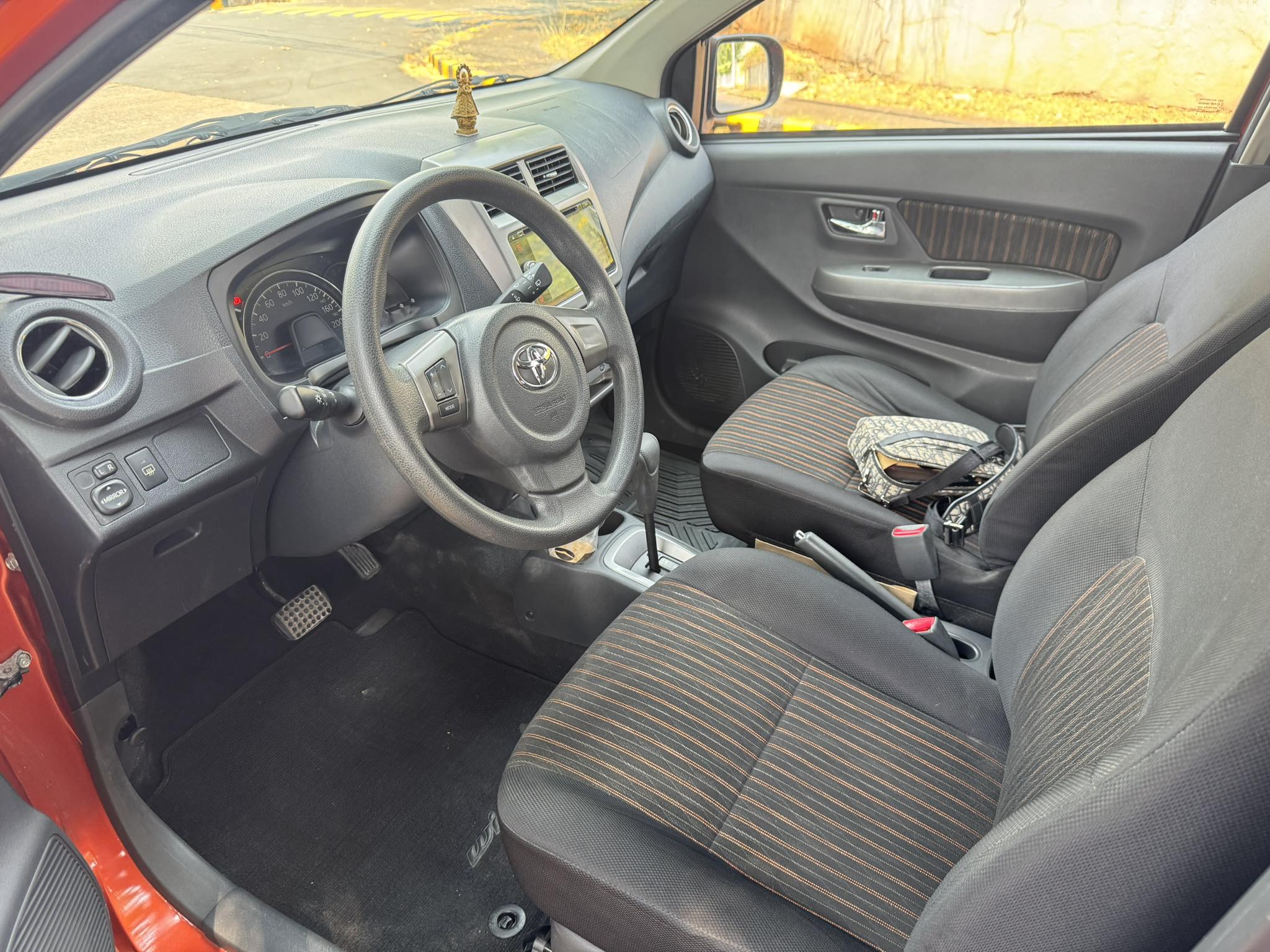 2018 TOYOTA WIGO G 1.0 AT GAS (NAX2710) - Image 4