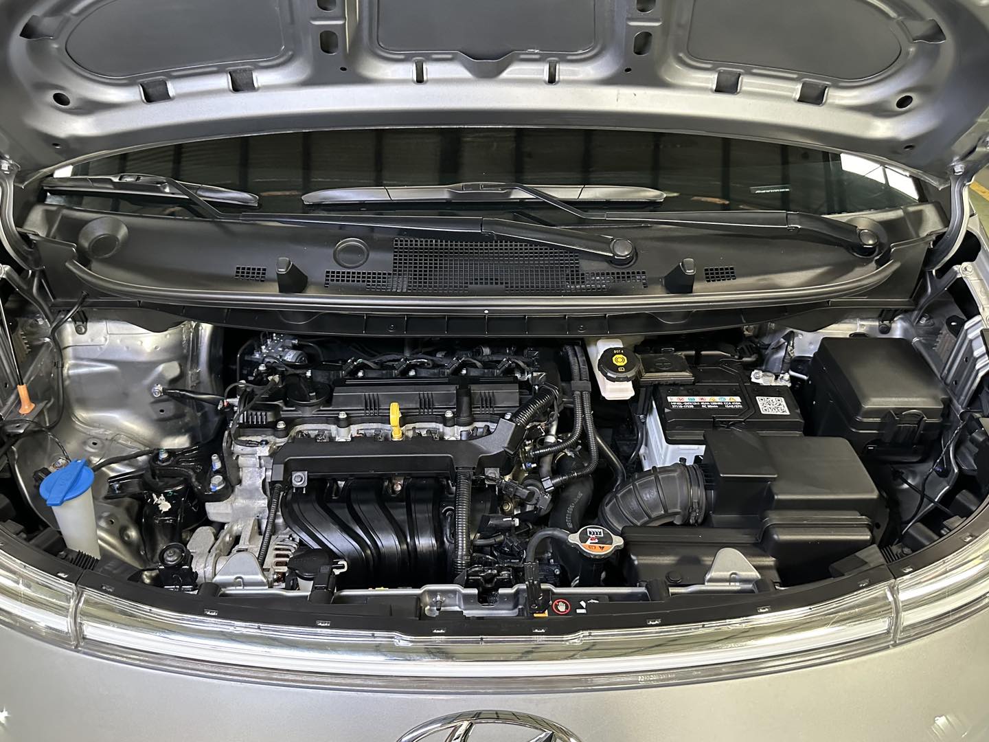 2025 HYUNDAI STARGAZER GLS PREMIUM AT GAS - Image 2