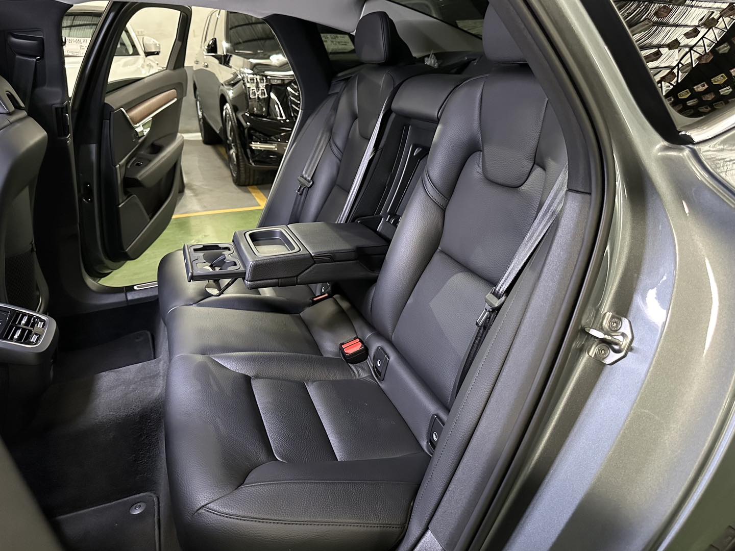2021 VOLVO S90 AT DIESEL - Image 2