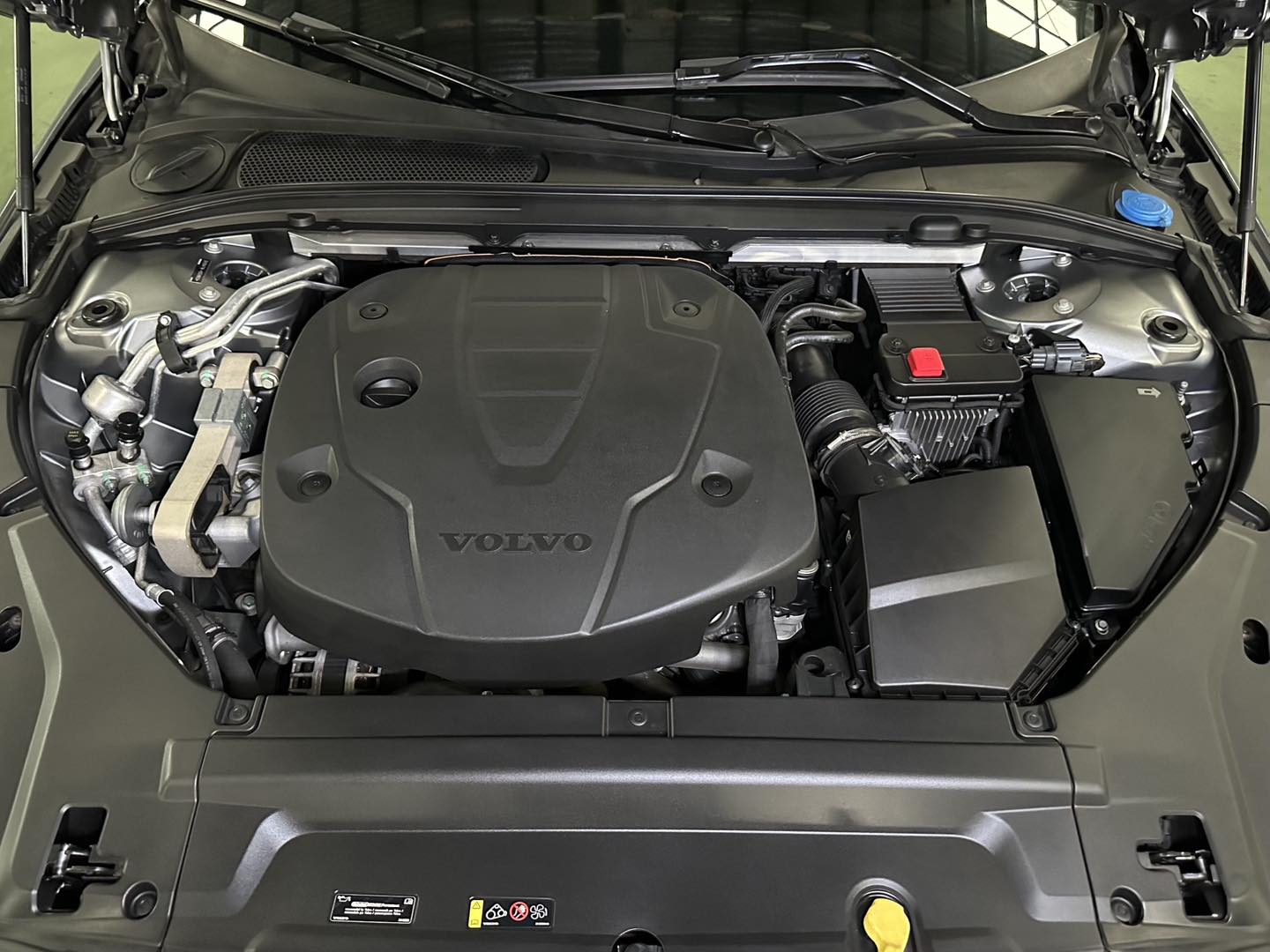 2021 VOLVO S90 AT DIESEL - Image 3