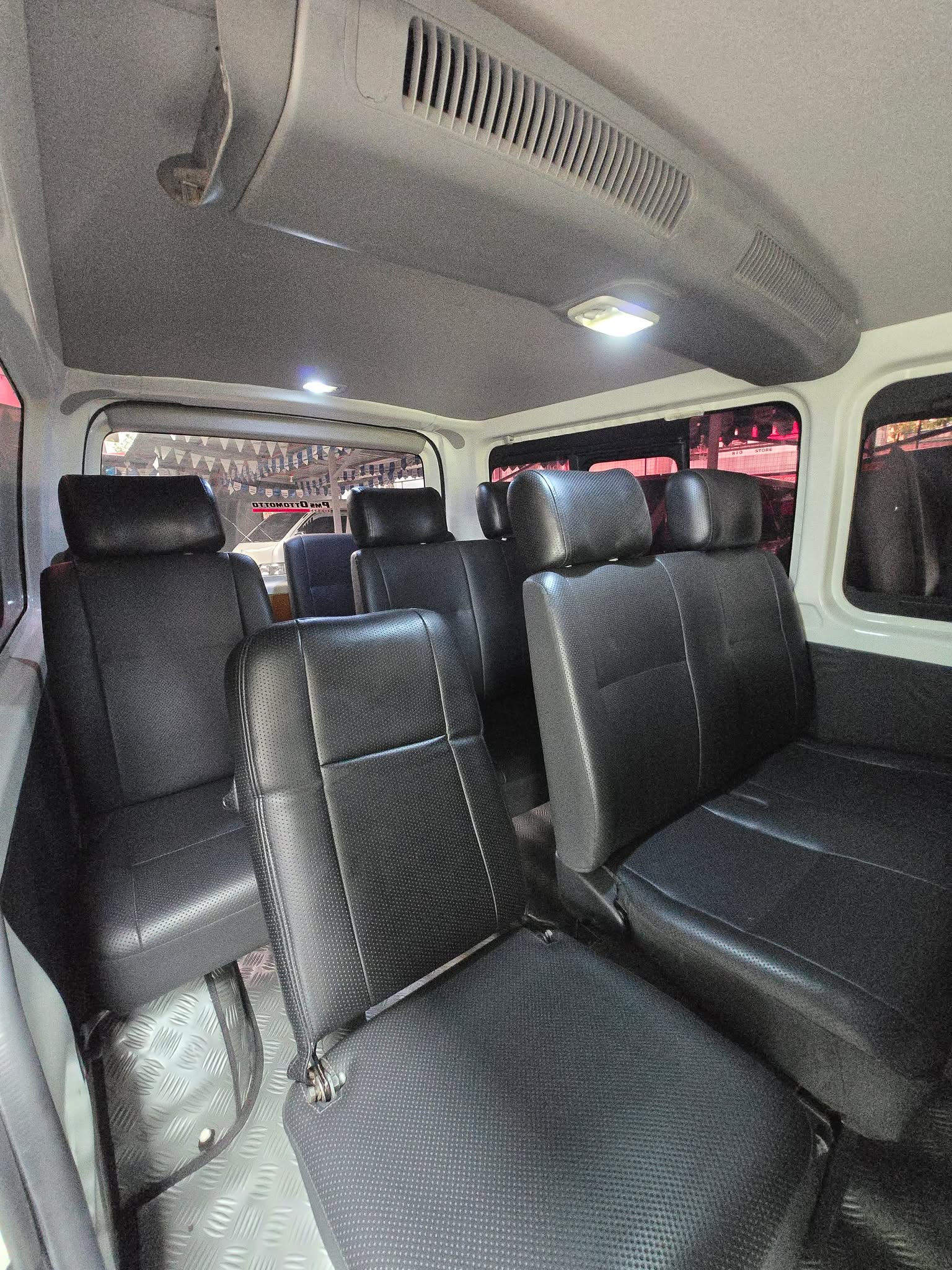 2019 TOYOTA HIACE COMMUTER 3.0 MT DIESEL (NBO6905) - Image 3