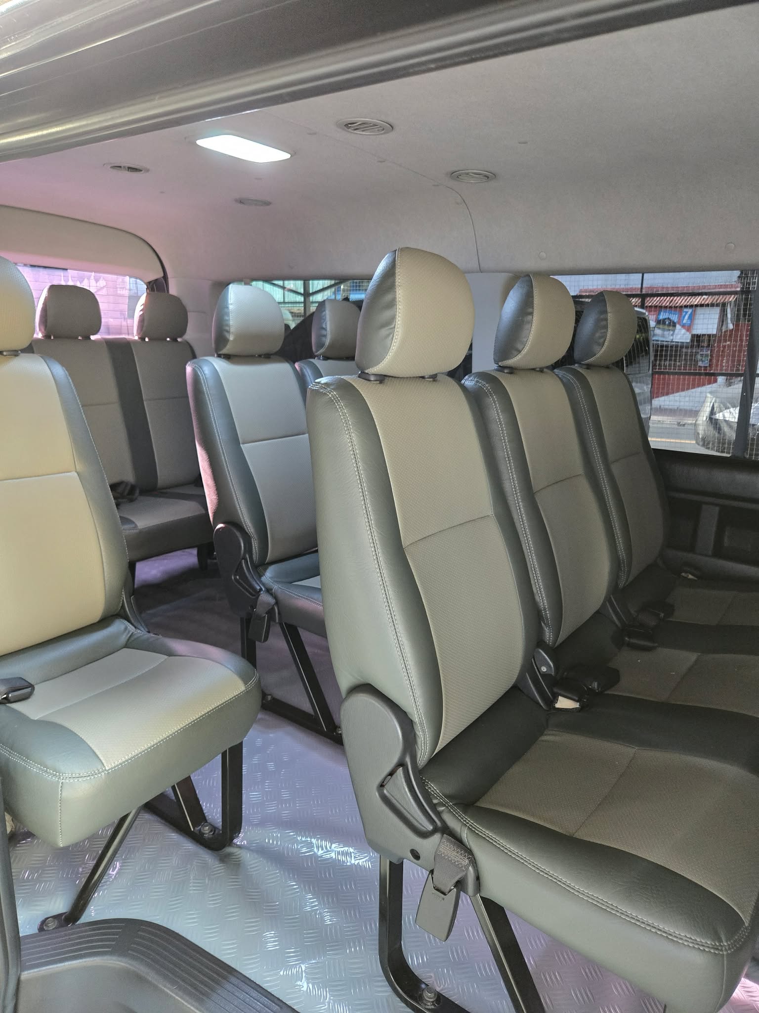 2017 TOYOTA HIACE GL GRANDIA 3.0 MANUAL DIESEL (NCN2597) - Image 3