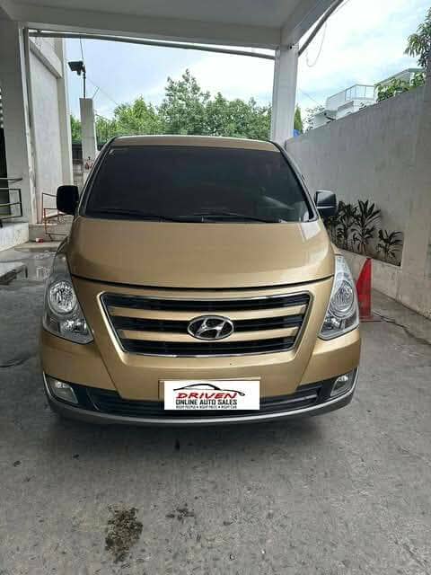 2016 HYUNDAI STAREX GOLD AT DIESEL - Image 1