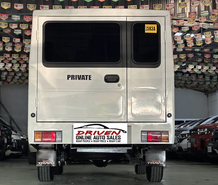 2025 ISUZU TRAVIZ L UTILITY VAN DUAL AC MANUAL DIESEL - Image 4