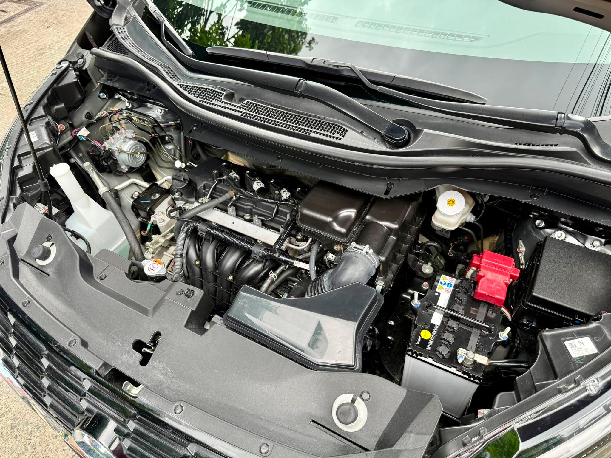 2025 NISSAN LIVINA VL AT GAS (NJC2418) - Image 3