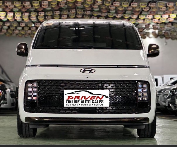 2023 HYUNDAI STARIA PREMIUM 2.2L AWD AT DIESEL - Image 1