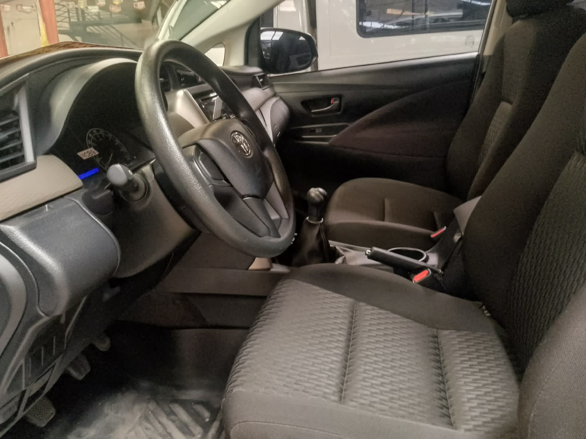 2021 TOYOTA INNOVA J 2.8 MANUAL DIESEL (EAF6320) - Image 2