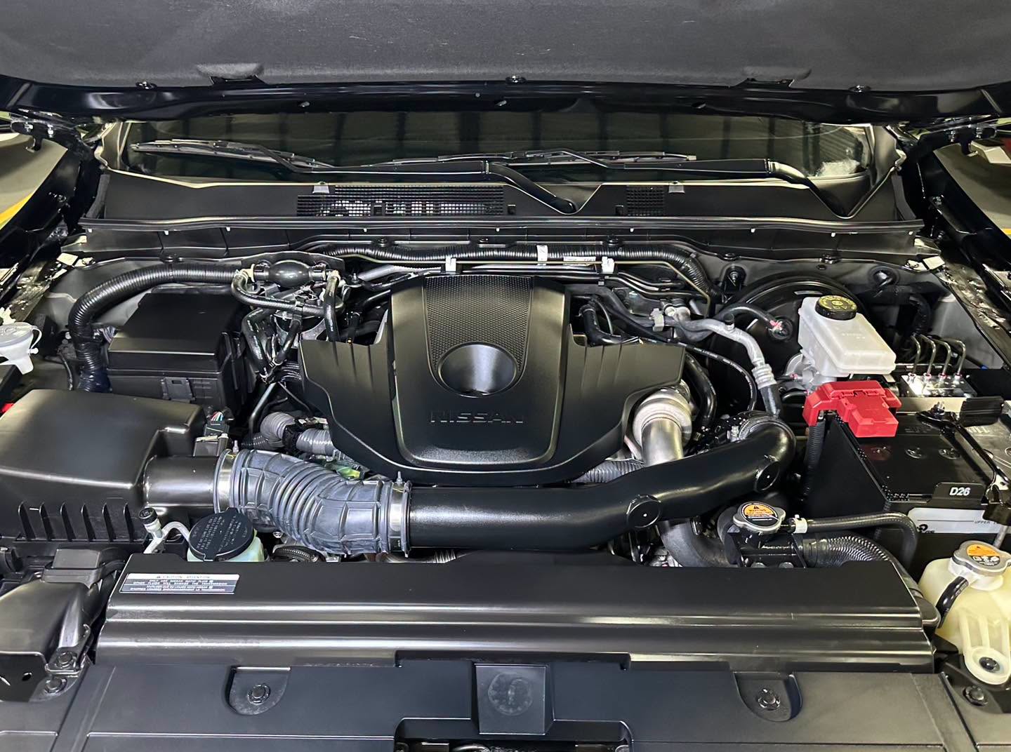 2025 NISSAN NAVARA PRO 4X 4X4 AT DIESEL - Image 4