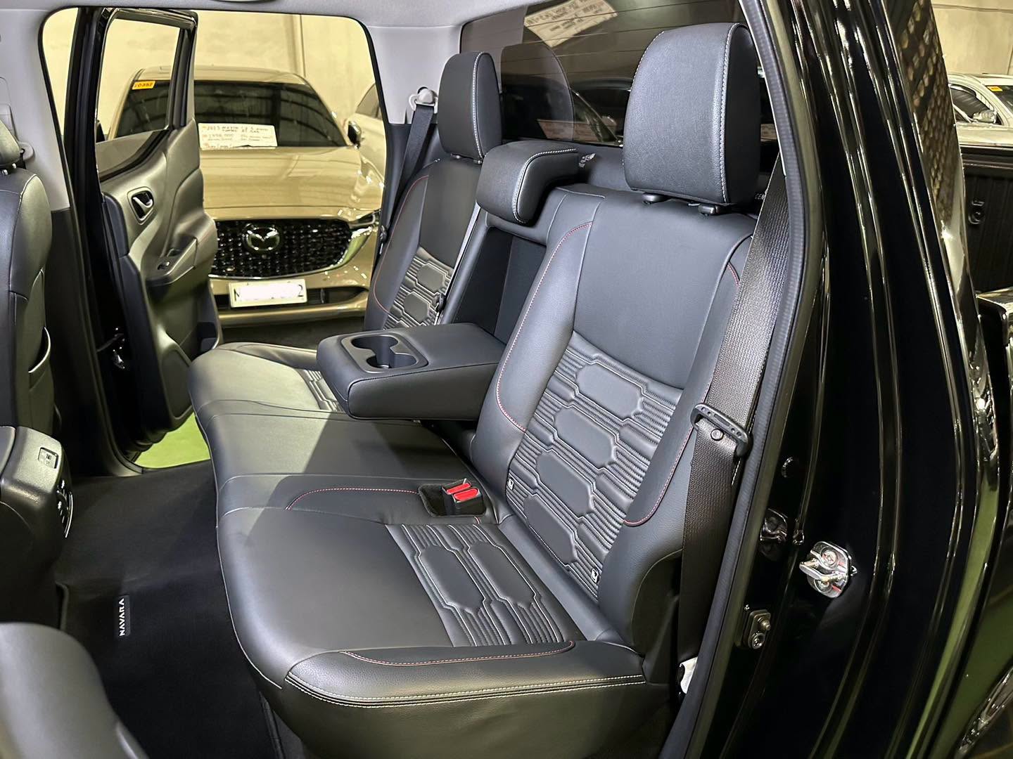 2025 NISSAN NAVARA PRO 4X 4X4 AT DIESEL - Image 5