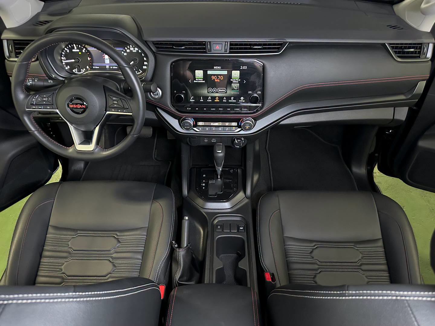 2025 NISSAN NAVARA PRO 4X 4X4 AT DIESEL - Image 6