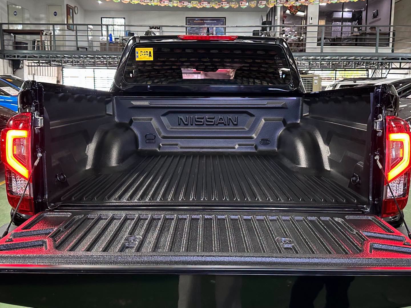 2025 NISSAN NAVARA PRO 4X 4X4 AT DIESEL - Image 8
