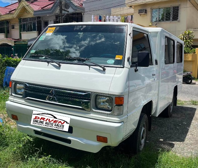2025 MITSUBISHI L300 FB DUAL AIRCON MANUAL DIESEL (NKF4418) - Image 3