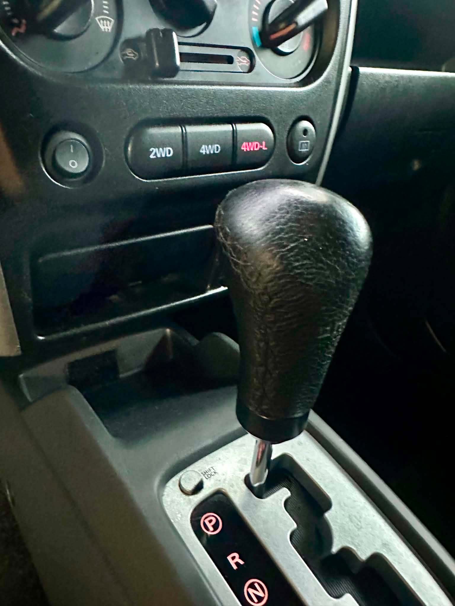 2015 SUZUKI JIMNY 4X4 JLX AT GAS  (CASHBASIS ONLY) - Image 2