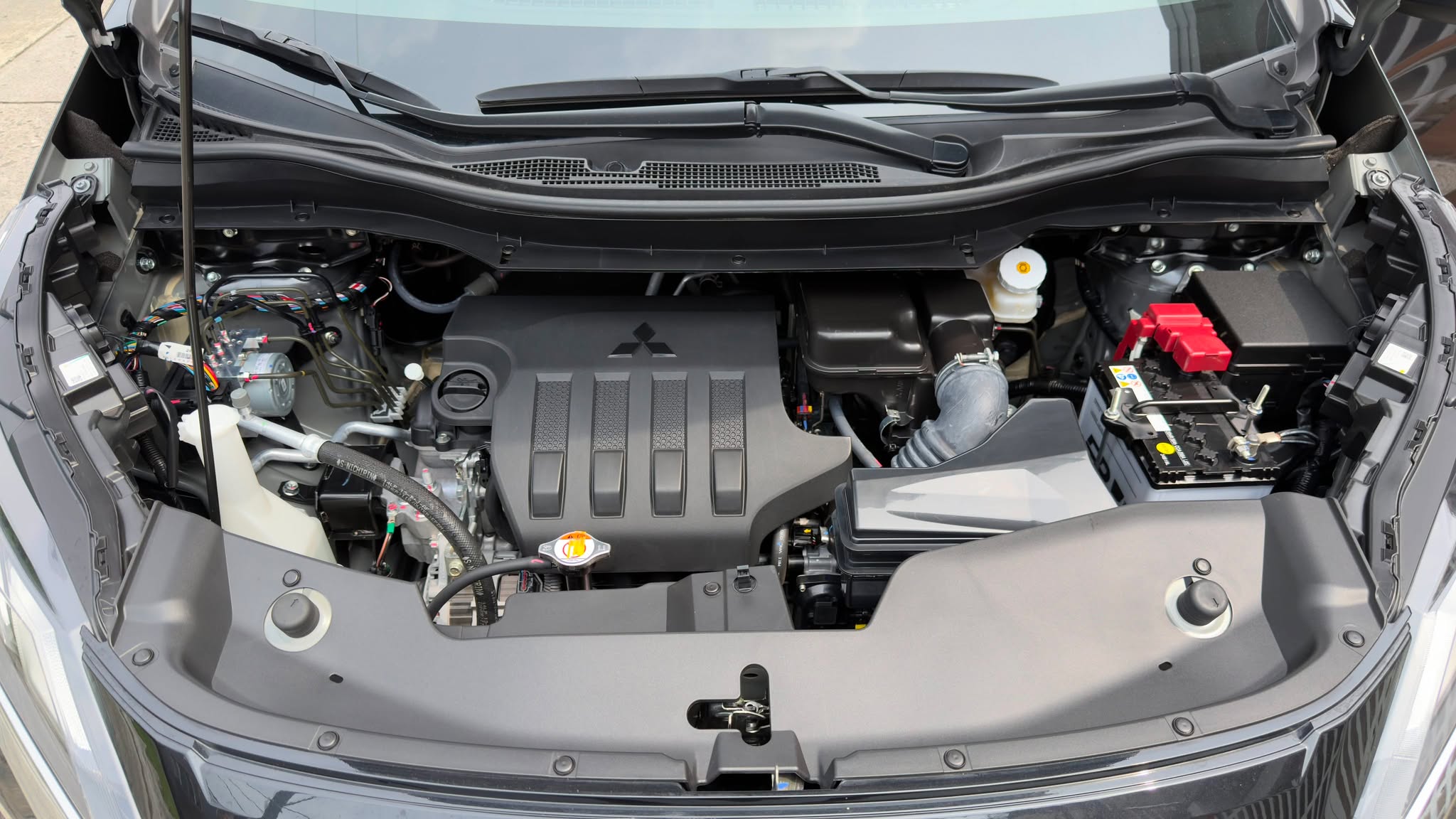 2025 MITSUBISHI XPANDER GLS AT GAS (DCD8987) - Image 2