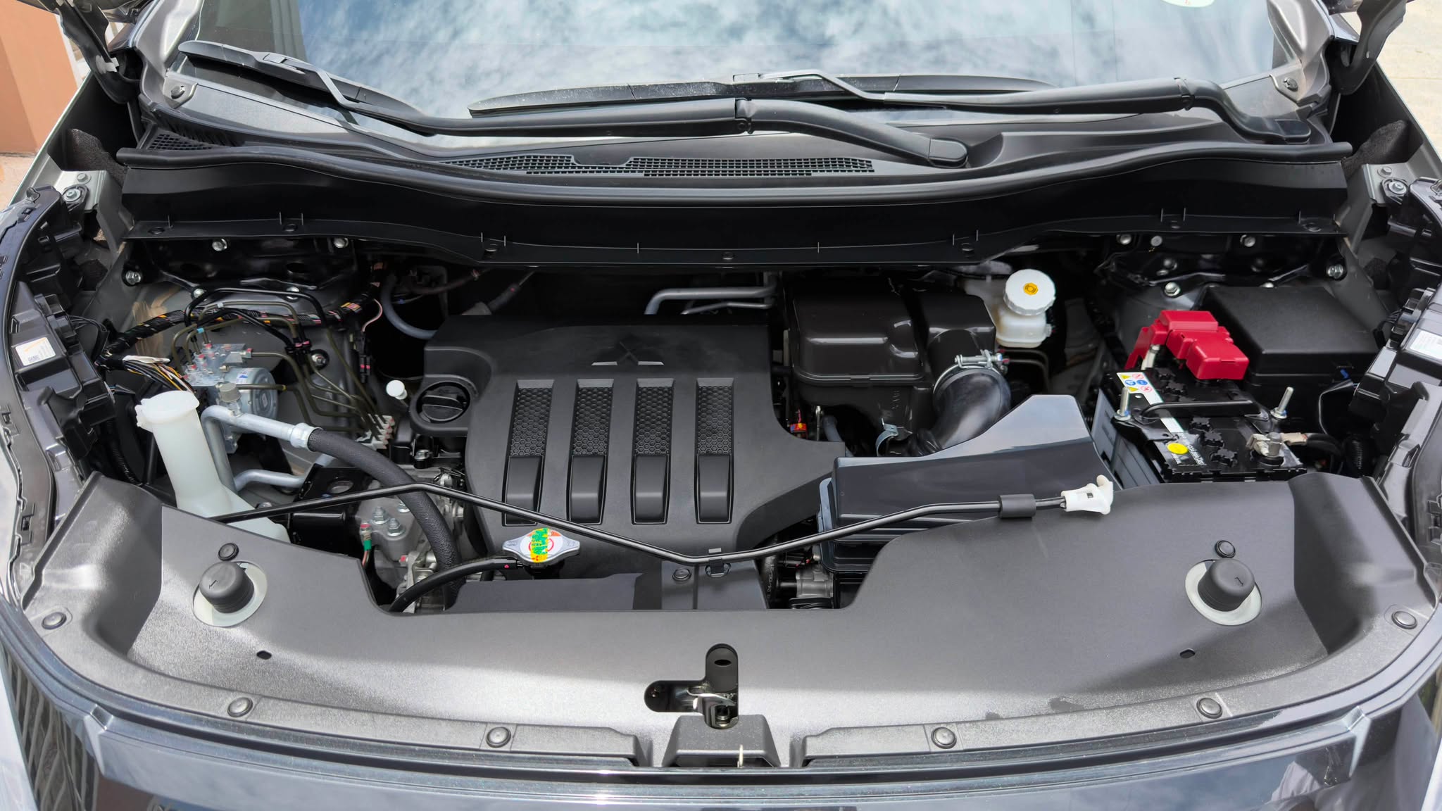 2025 MITSUBISHI XPANDER GLS AT GAS (NGC9736) - Image 4