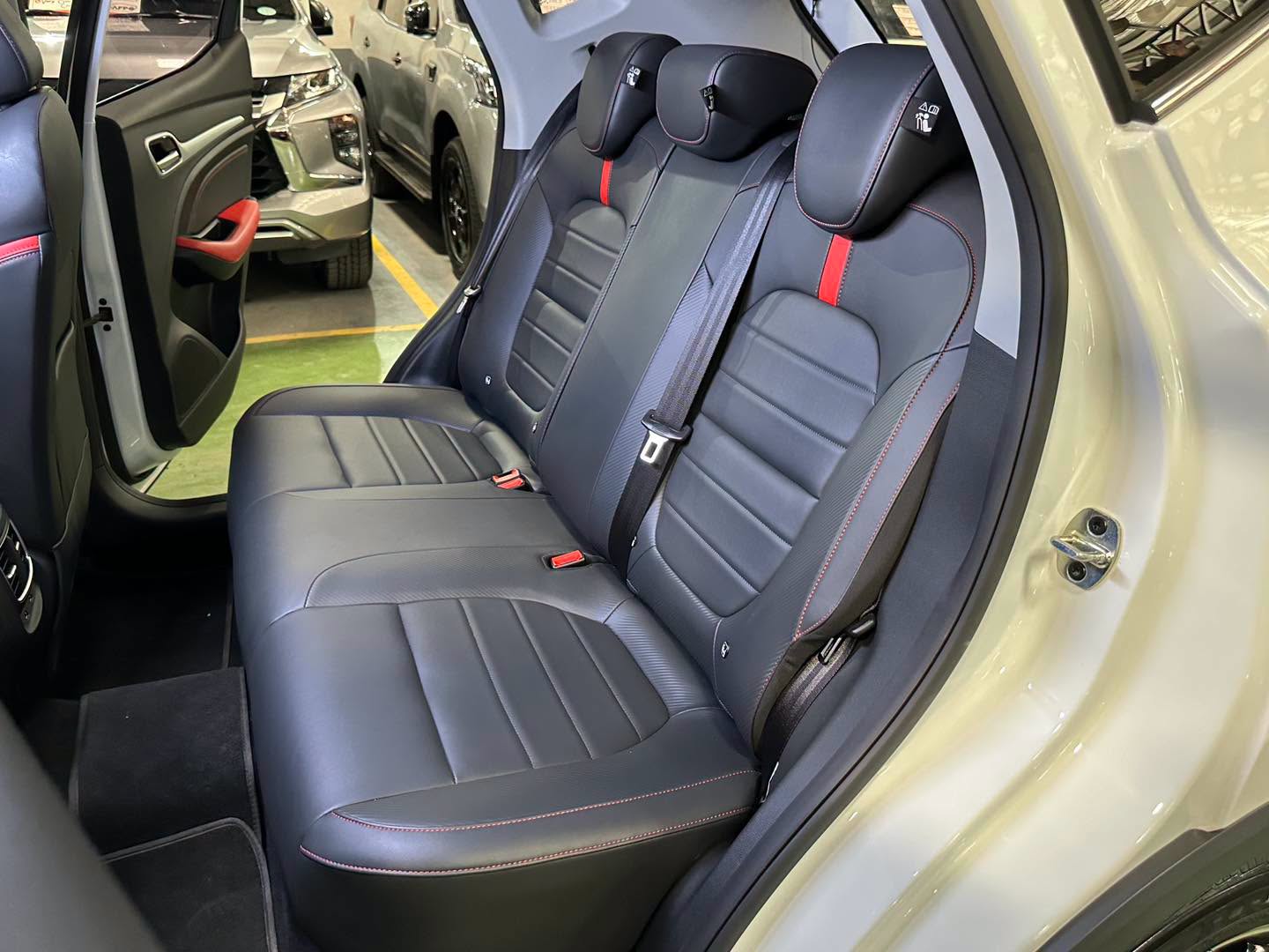 2025 MG ZS 1.5L MCE LUXE AT GAS - Image 6