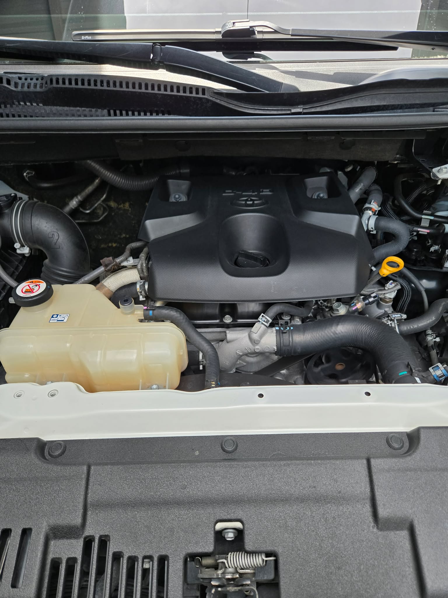 2020 TOYOTA HIACE SUPER GRANDIA  2.8 AT DIESEL (DAZ2992) - Image 4