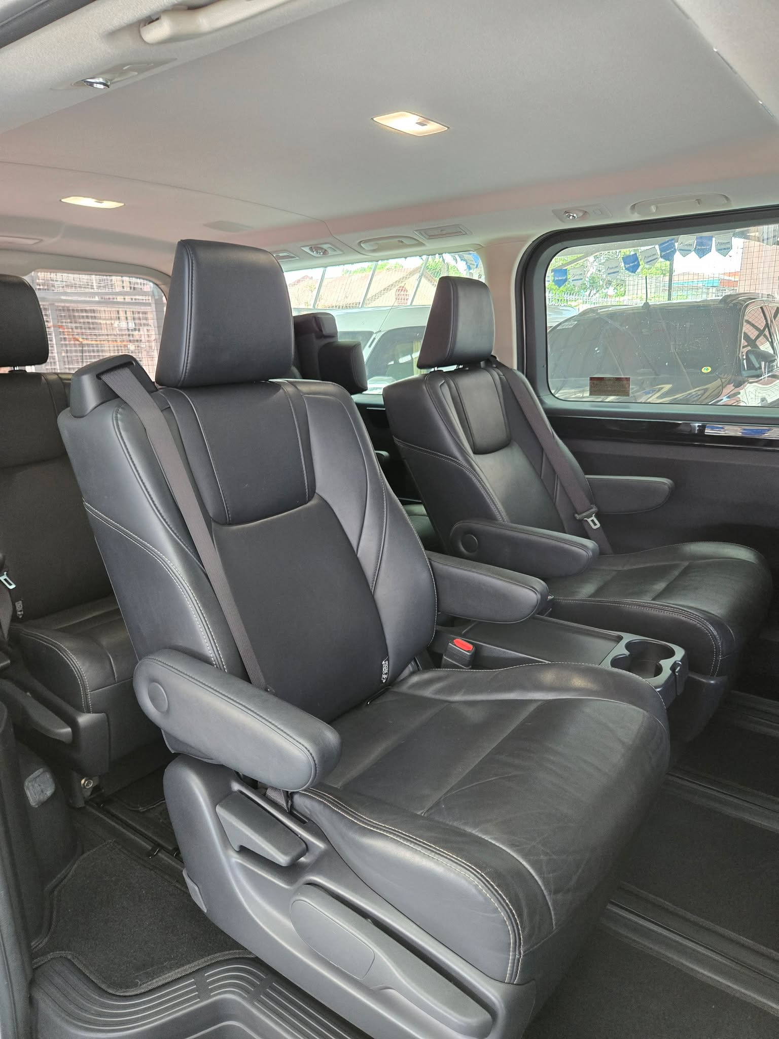 2020 TOYOTA HIACE SUPER GRANDIA  2.8 AT DIESEL (DAZ2992) - Image 10