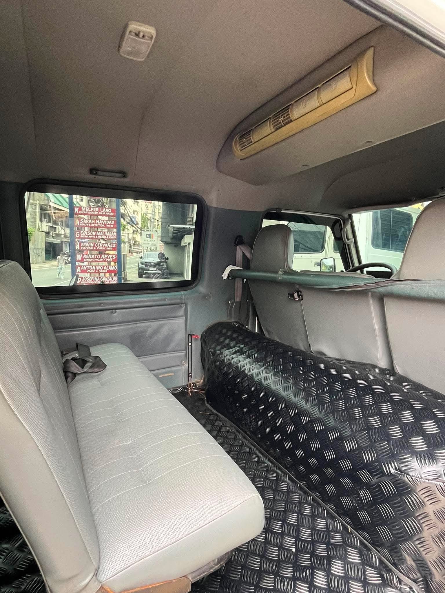 2017 MITSUBISHI XV EXCEED VAN DUAL AC 2.5 MANUAL DIESEL - Image 3