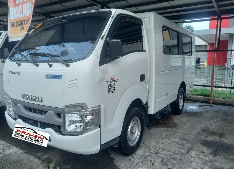 2025 ISUZU TRAVIZ L UTILITY VAN DUAL AC MANUAL DIESEL (GBJ7887) - Image 3