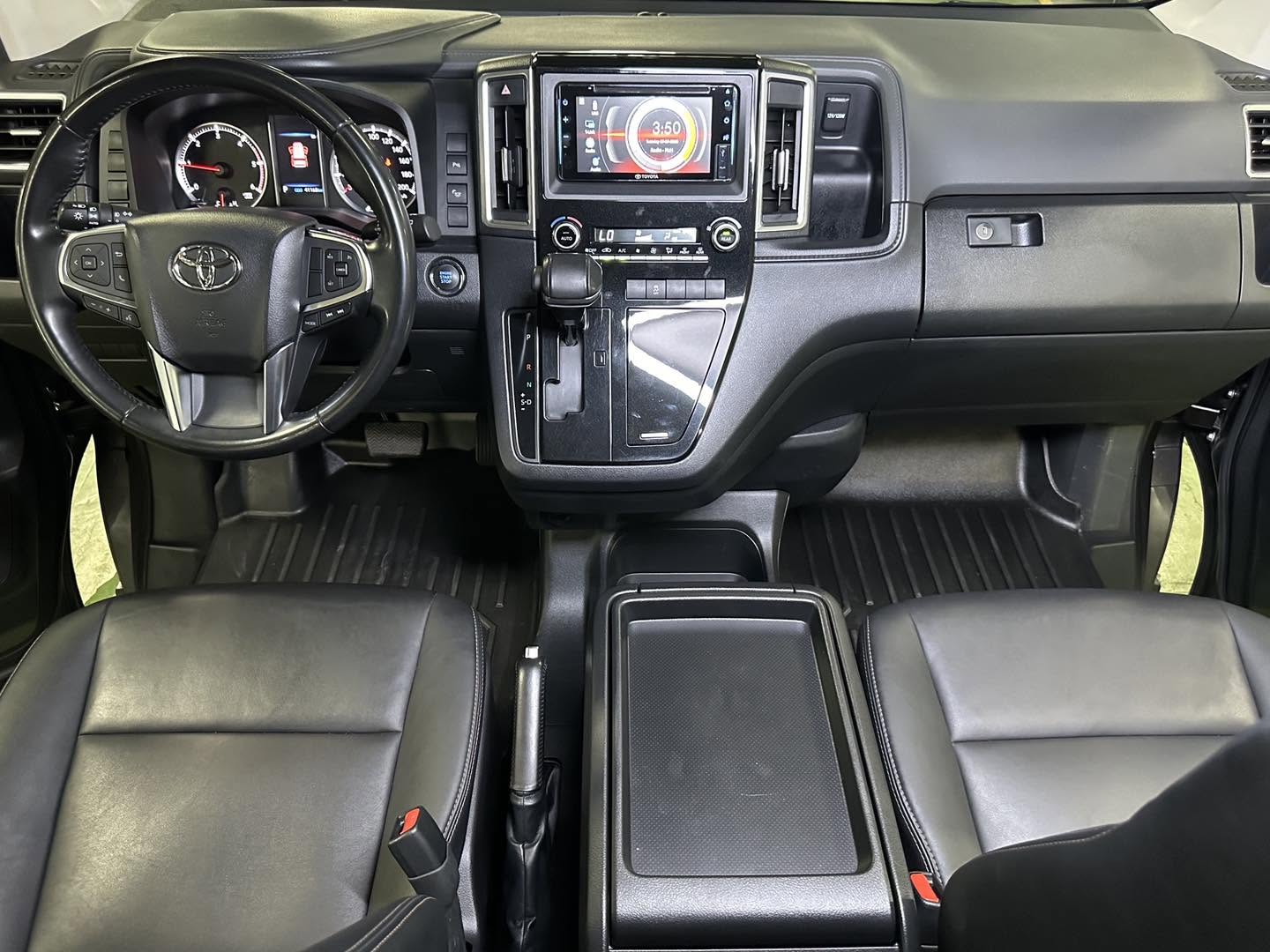 2022 TOYOTA HIACE SUPER GRANDIA AT DIESEL - Image 9