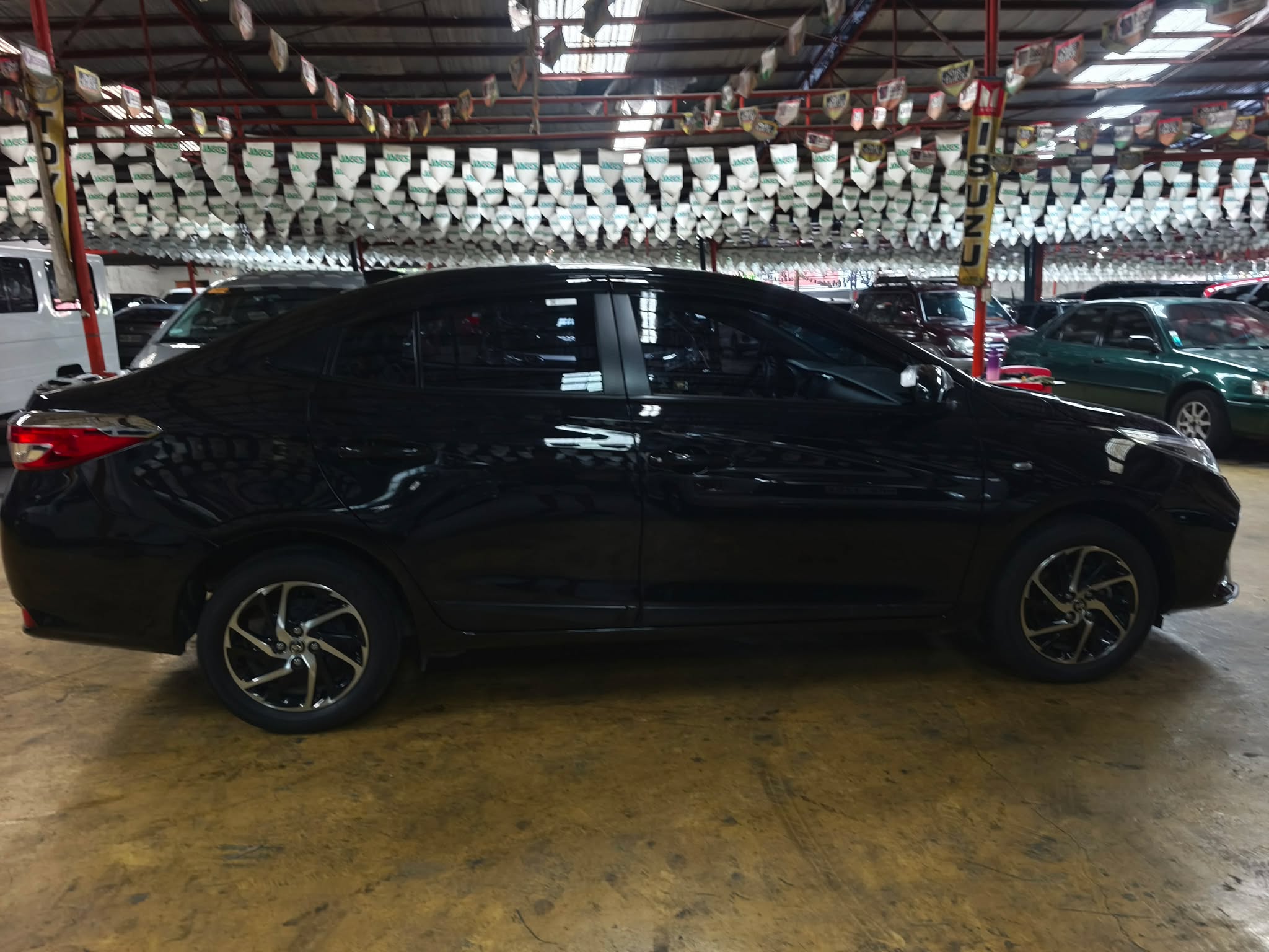 2025 TOYOTA VIOS XLE AT GAS (NHT1337) - Image 3