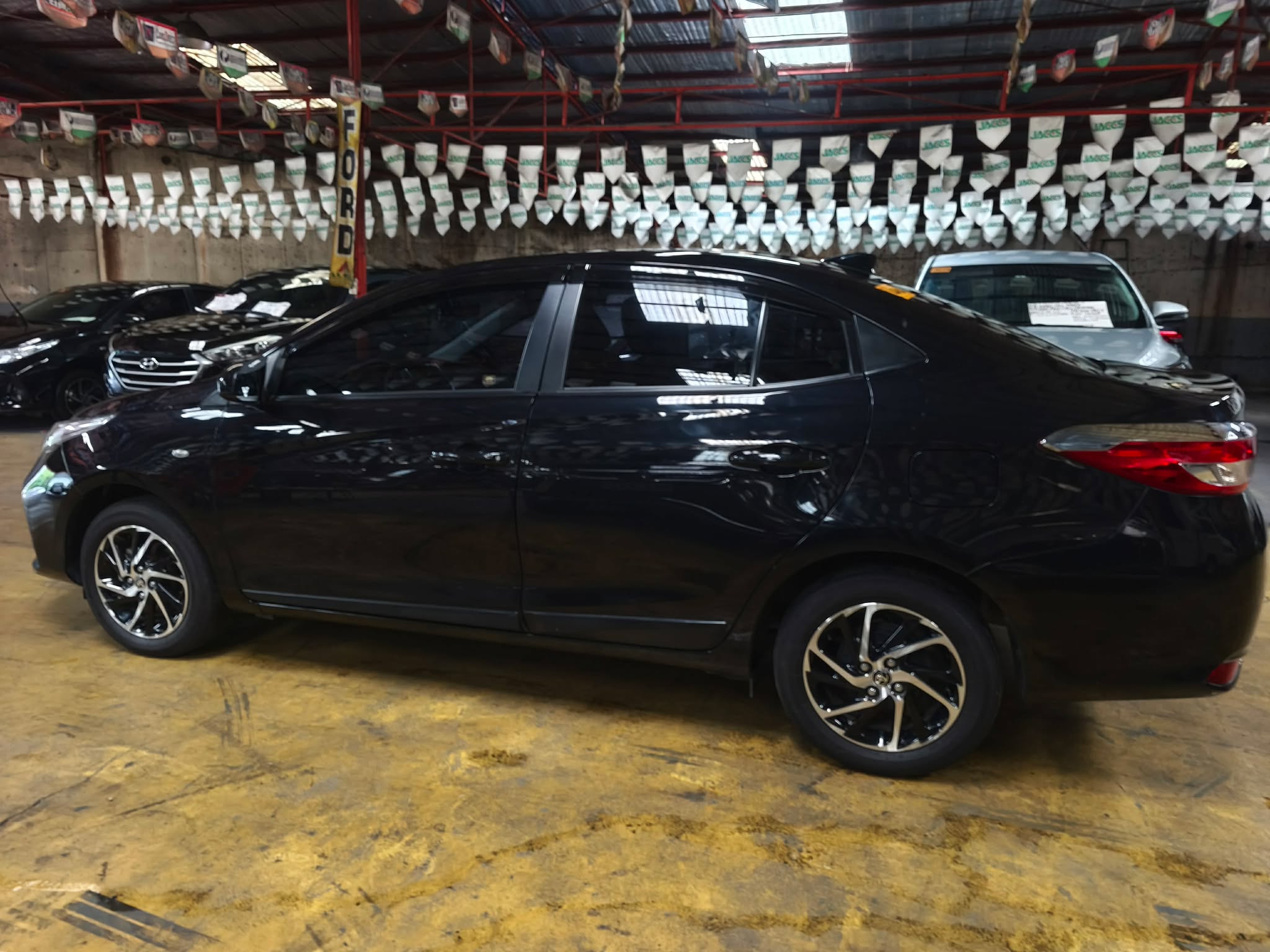 2025 TOYOTA VIOS XLE AT GAS (NHT1337) - Image 9