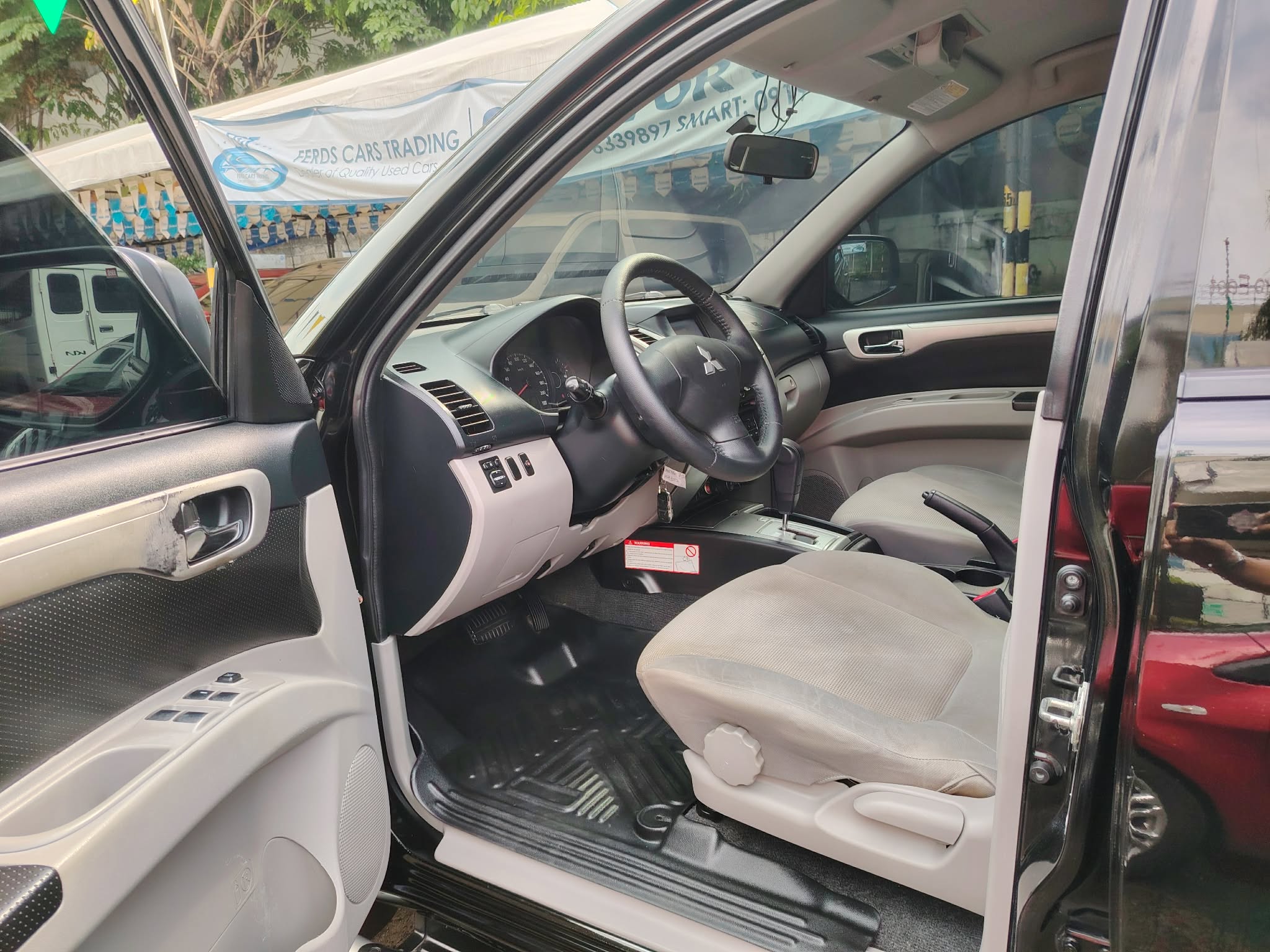 2015 MITSUBISHI MONTERO GLX AT DIESEL (AQA9017) - Image 3