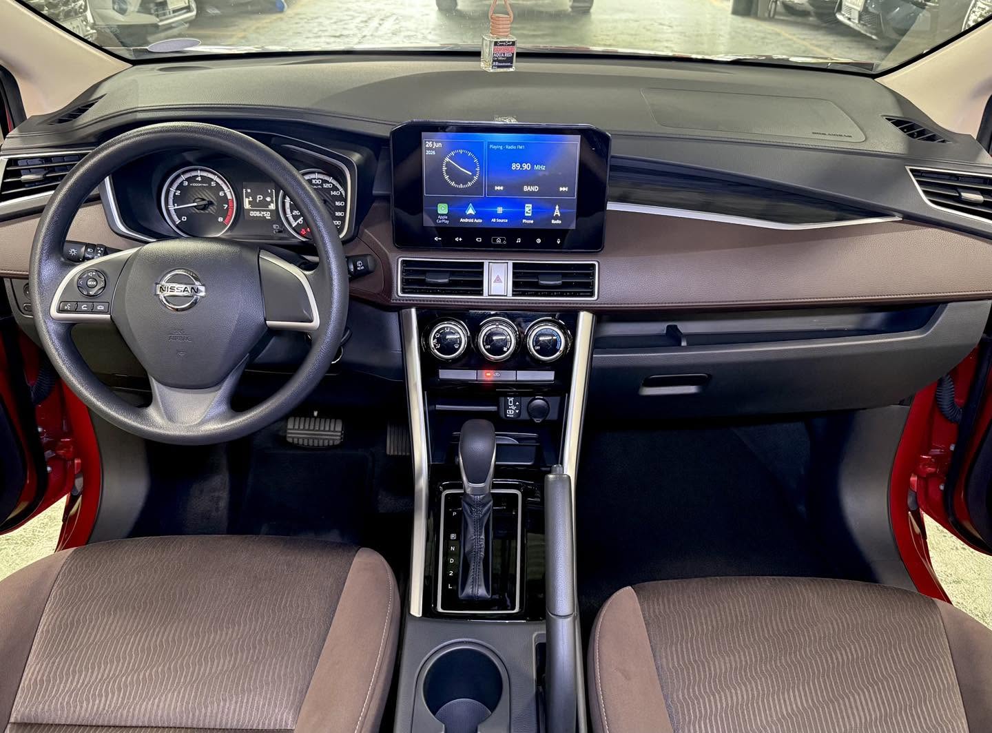2026 NISSAN LIVINA VE 1.5 AT GAS - Image 2